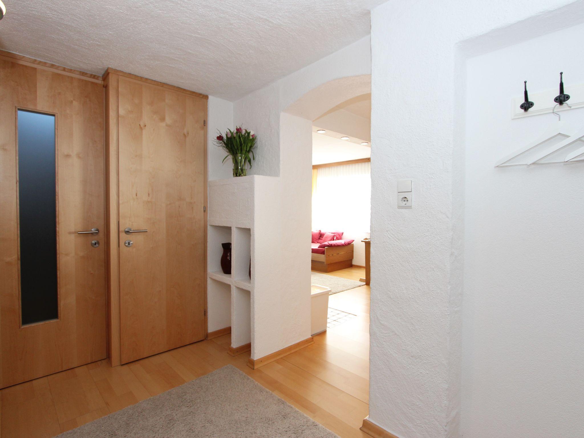 Foto 18 - Apartment mit 1 Schlafzimmer in Flaurling mit garten und blick auf die berge