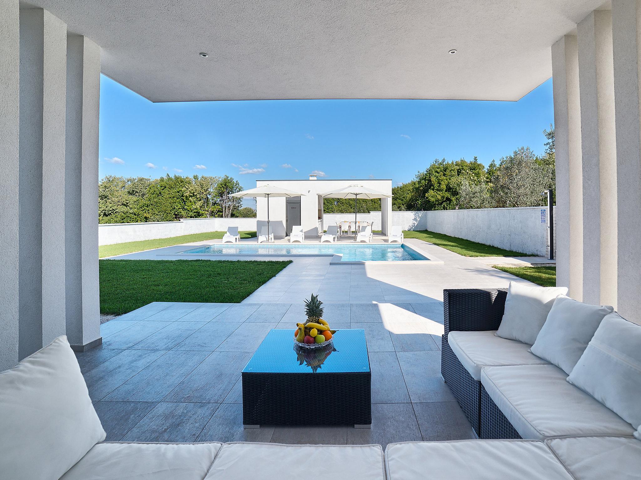 Photo 30 - Maison de 4 chambres à Pula avec piscine privée et jardin