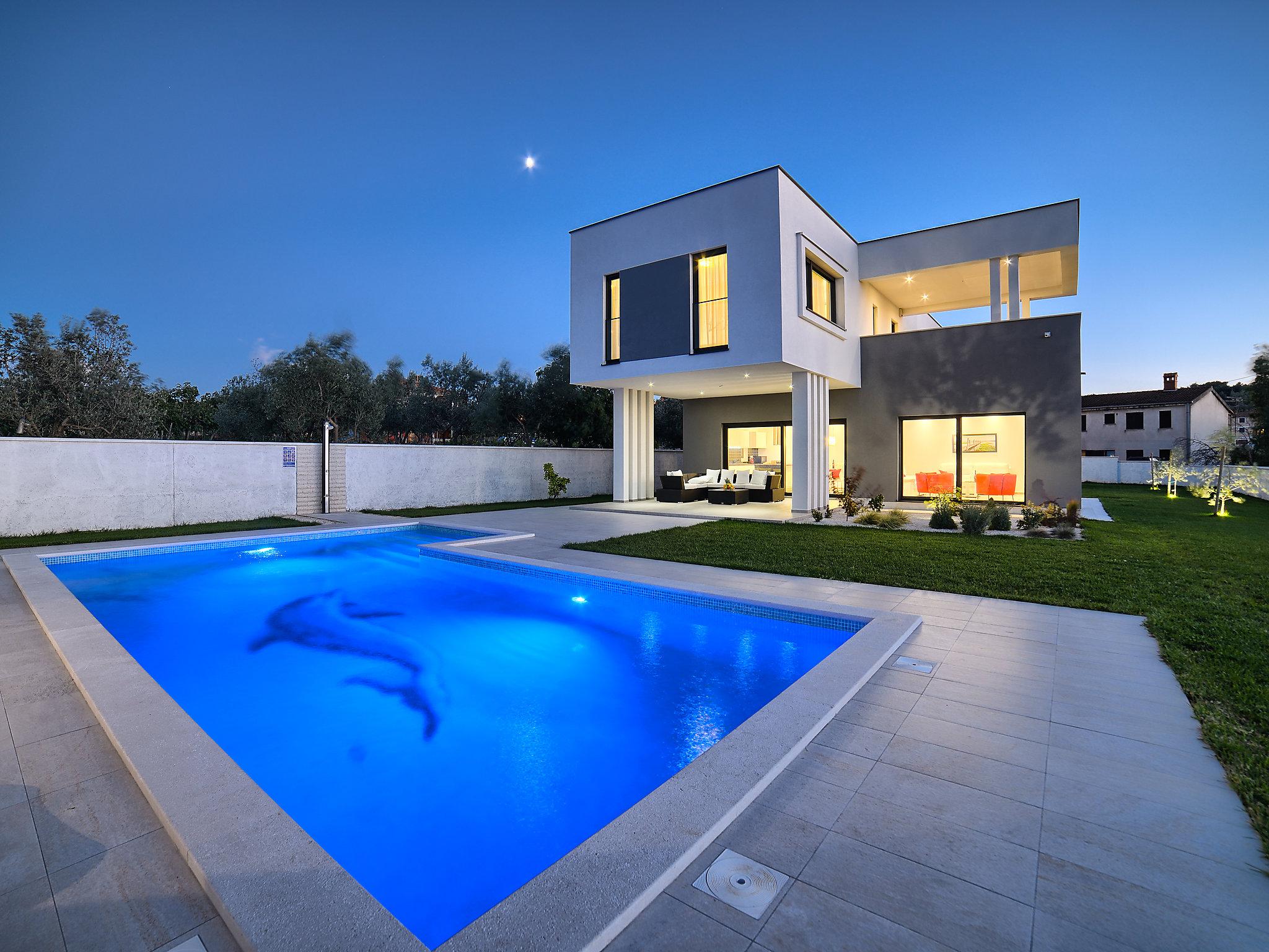 Photo 1 - Maison de 4 chambres à Pula avec piscine privée et jardin