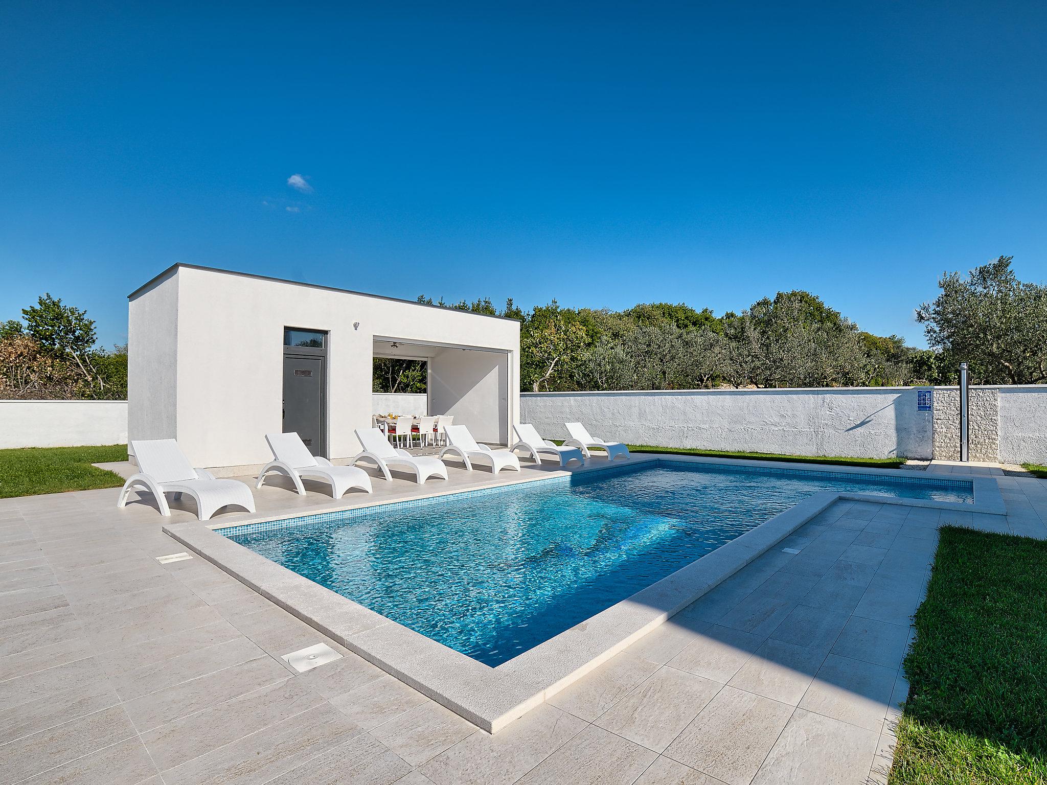 Photo 39 - Maison de 4 chambres à Pula avec piscine privée et vues à la mer