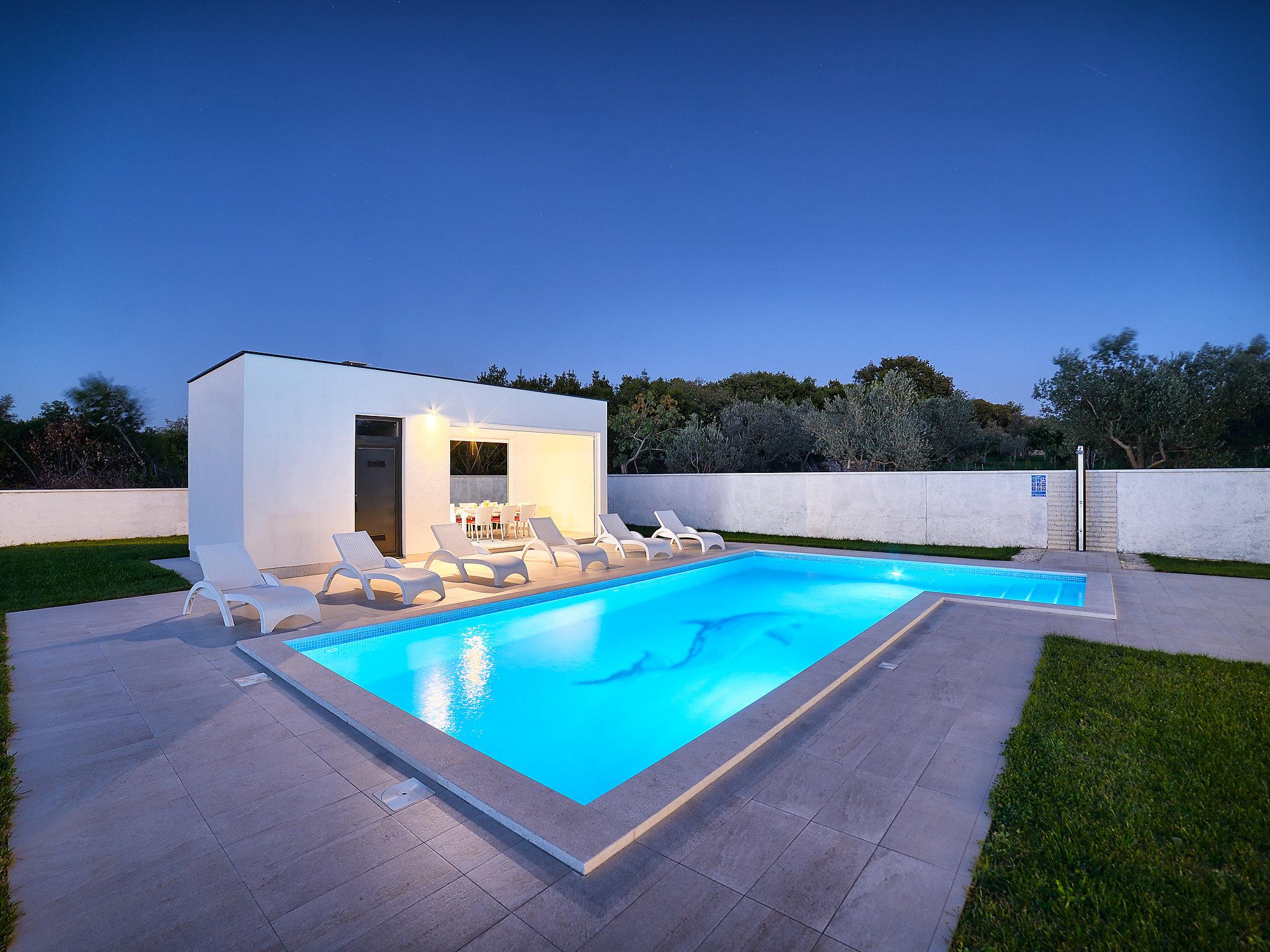 Foto 50 - Casa de 4 quartos em Pula com piscina privada e vistas do mar