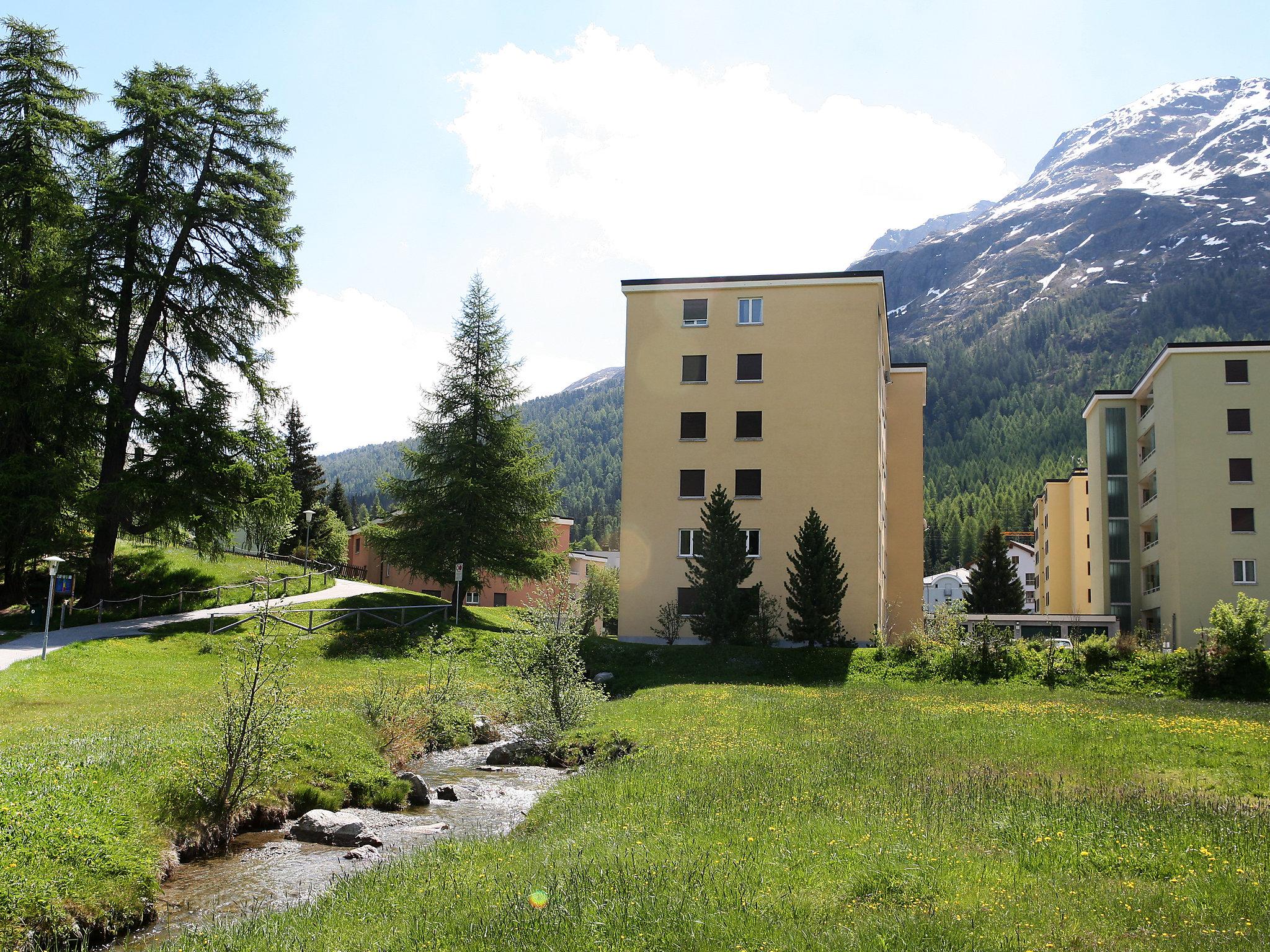 Foto 29 - Appartamento con 2 camere da letto a Sankt Moritz con vista sulle montagne