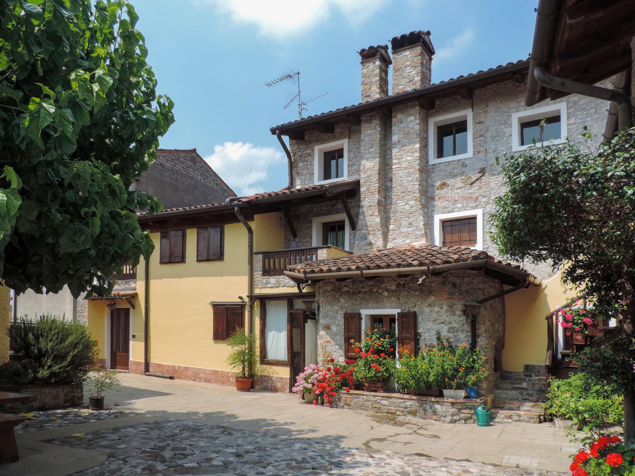 Foto 1 - Haus mit 2 Schlafzimmern in San Giovanni al Natisone mit garten