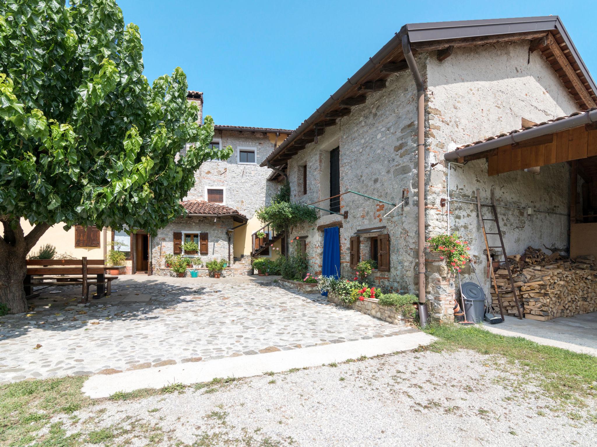 Photo 3 - Maison de 2 chambres à San Giovanni al Natisone avec jardin