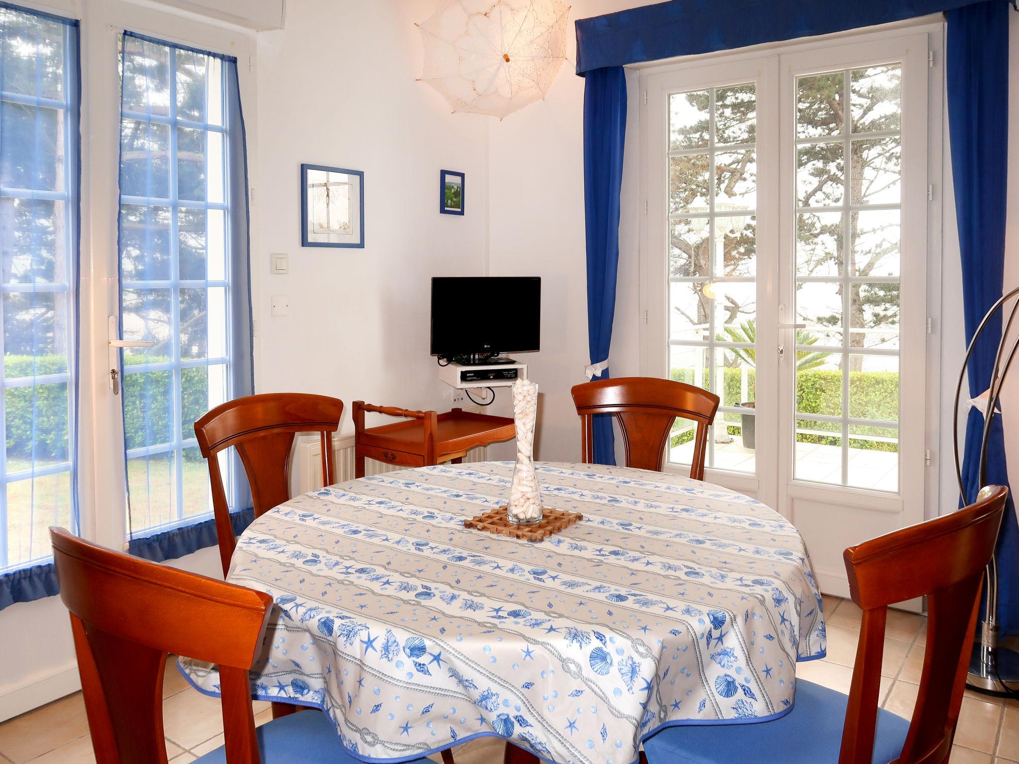 Foto 8 - Casa de 1 habitación en Saint-Michel-en-Grève con jardín y vistas al mar