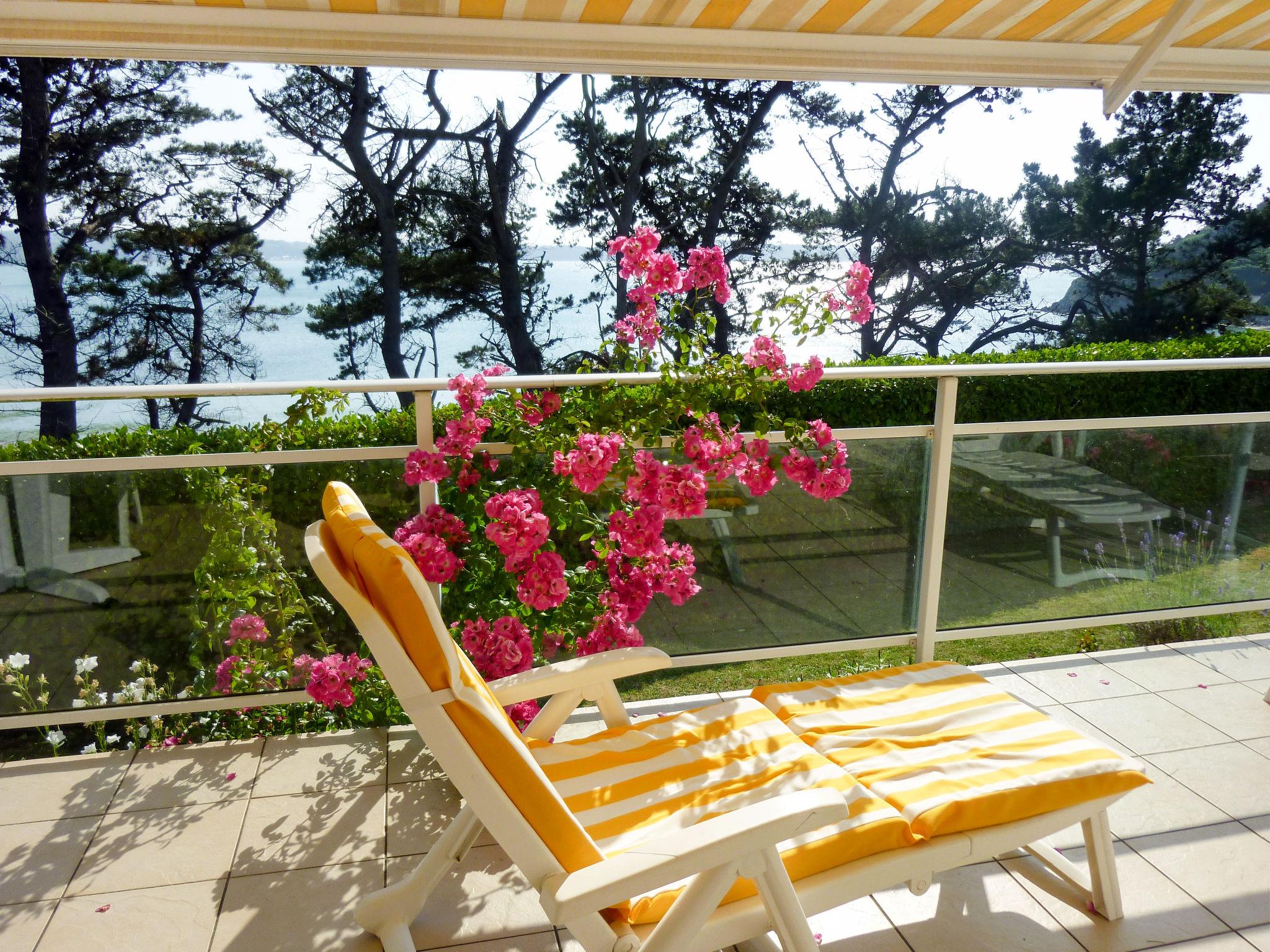 Foto 1 - Haus mit 1 Schlafzimmer in Saint-Michel-en-Grève mit garten und blick aufs meer