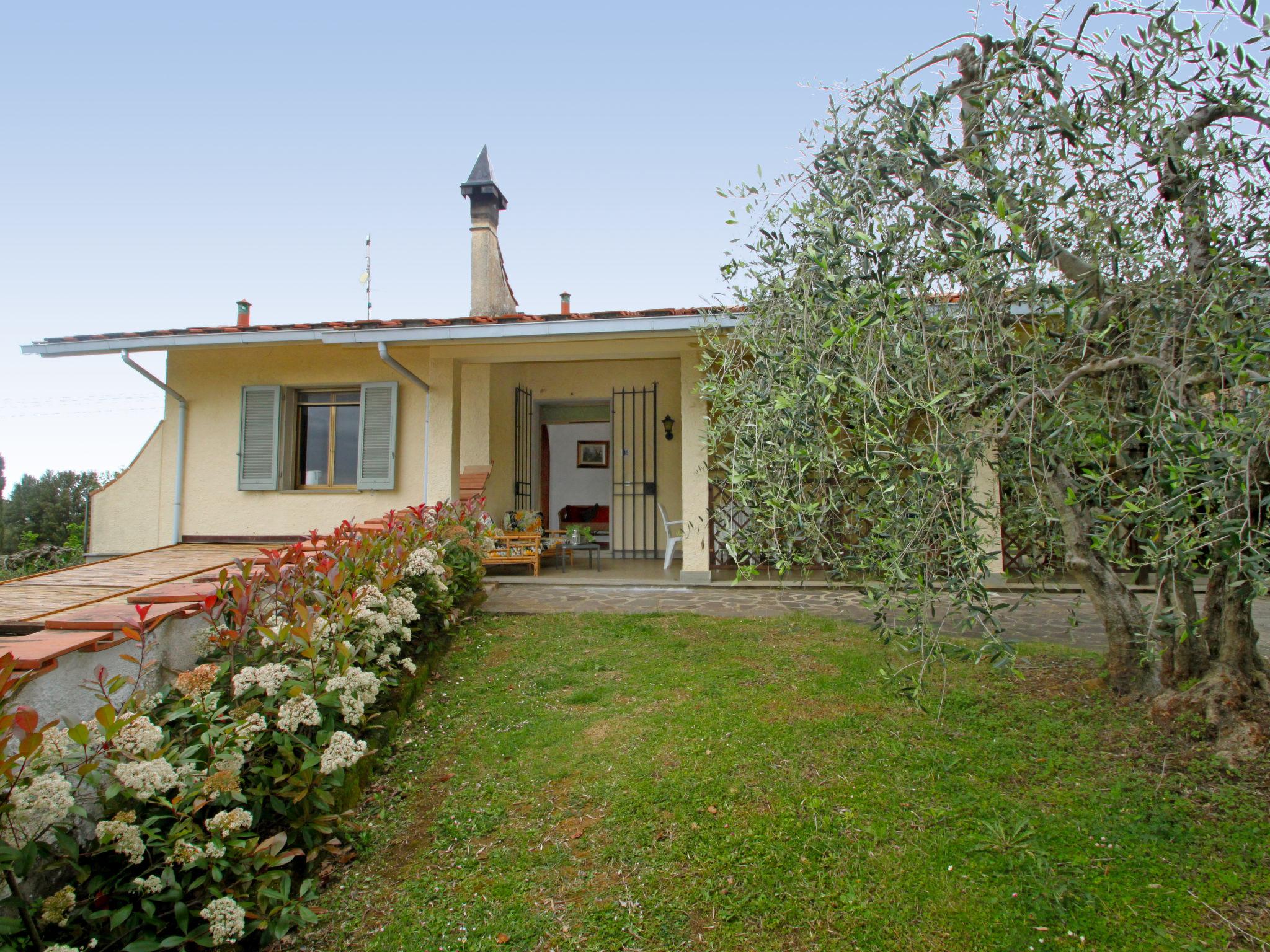 Foto 9 - Apartamento de 1 habitación en Montaione con piscina y jardín