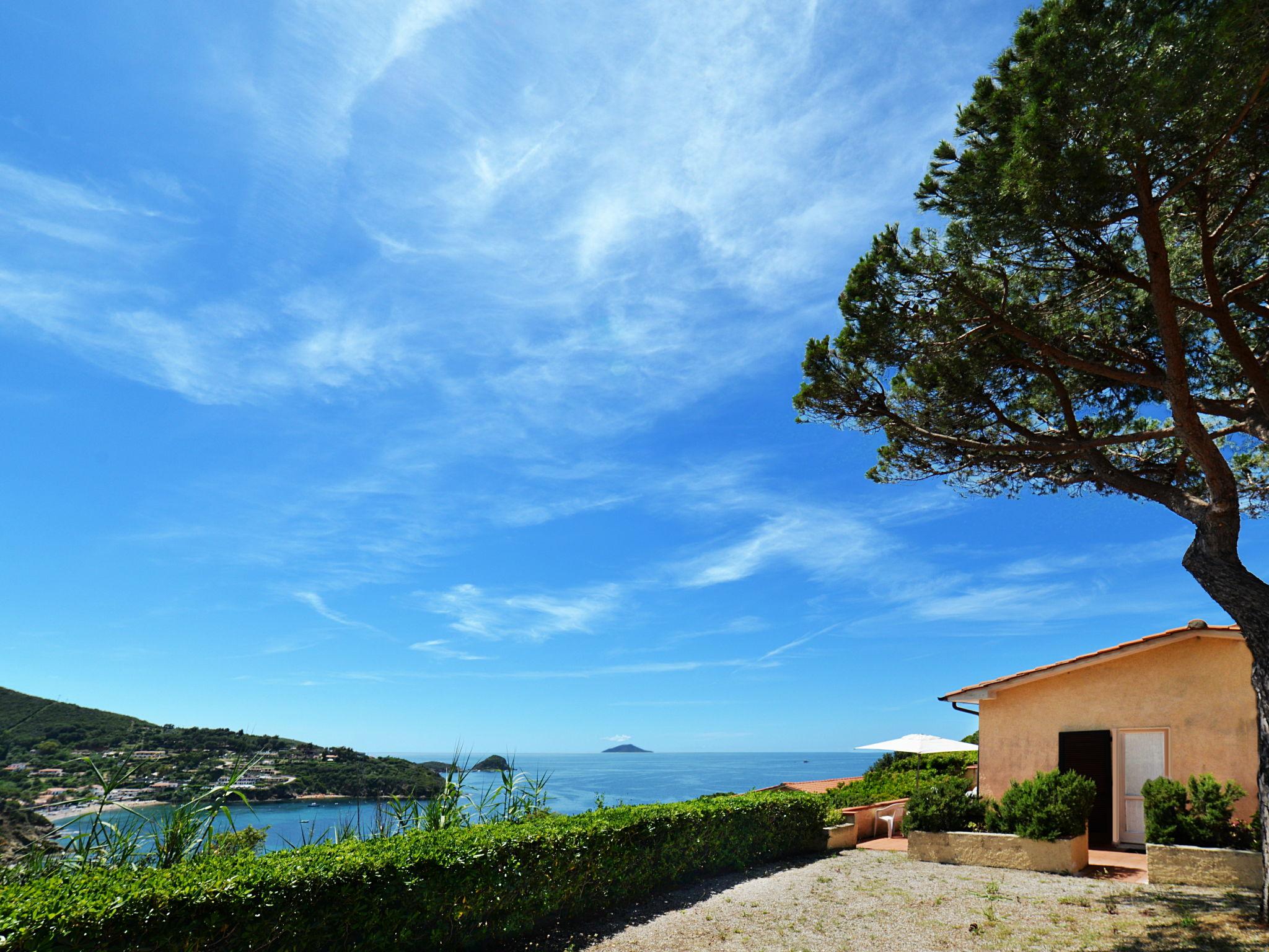 Photo 13 - Apartment in Capoliveri with garden and sea view