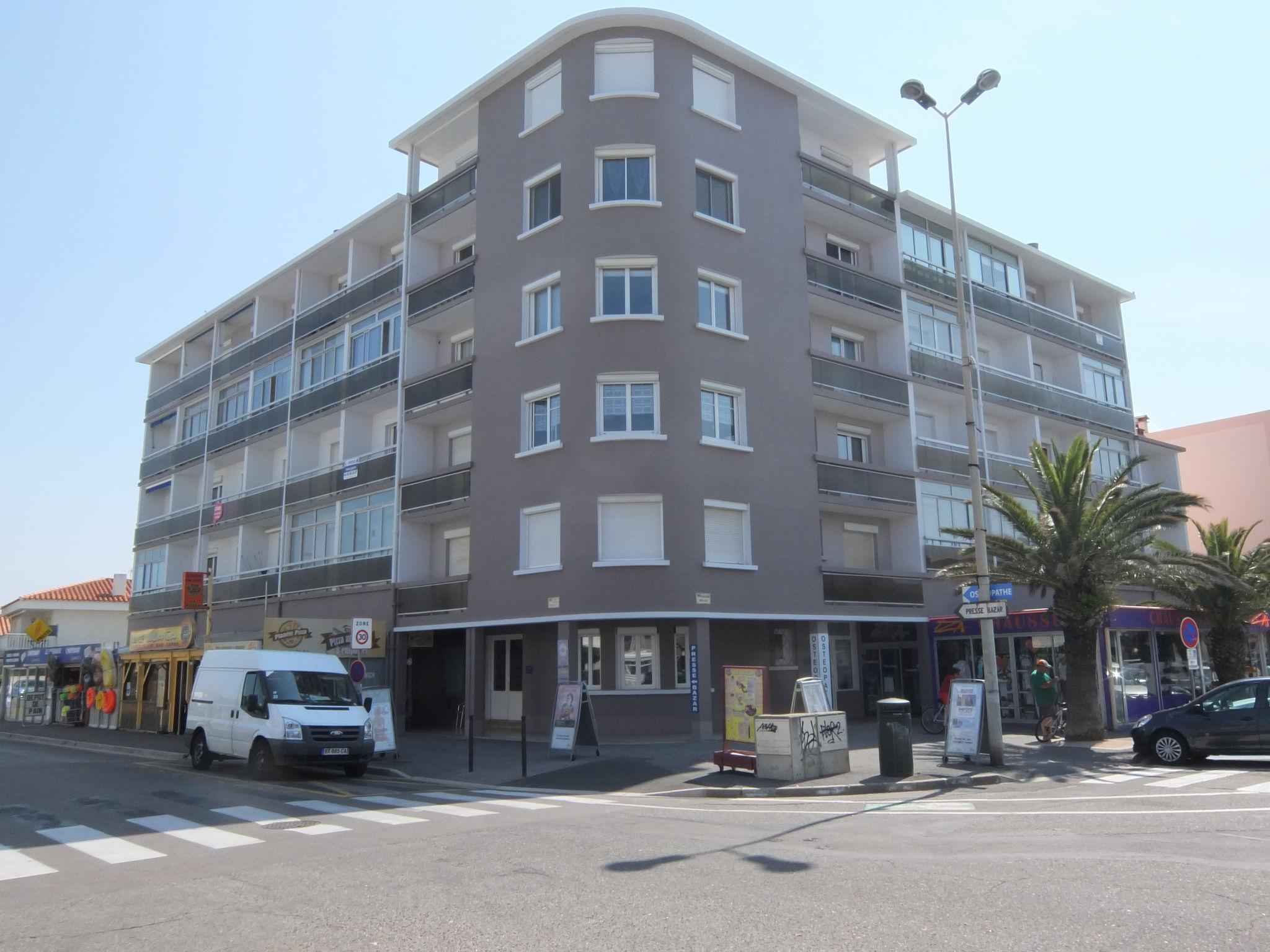 Foto 11 - Apartamento de 1 habitación en Saint-Cyprien con vistas al mar