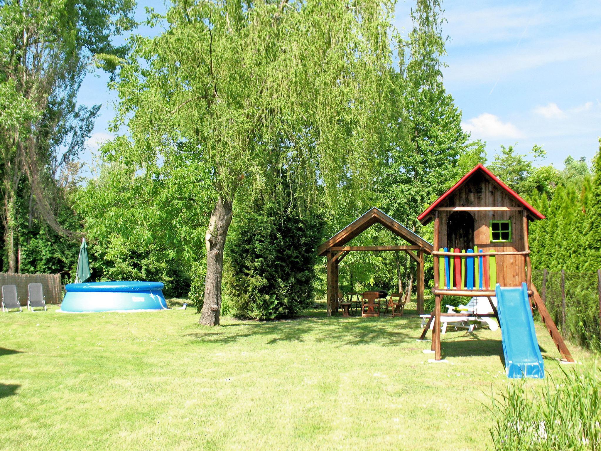 Photo 2 - Maison de 4 chambres à Badacsonytomaj avec piscine privée et jardin