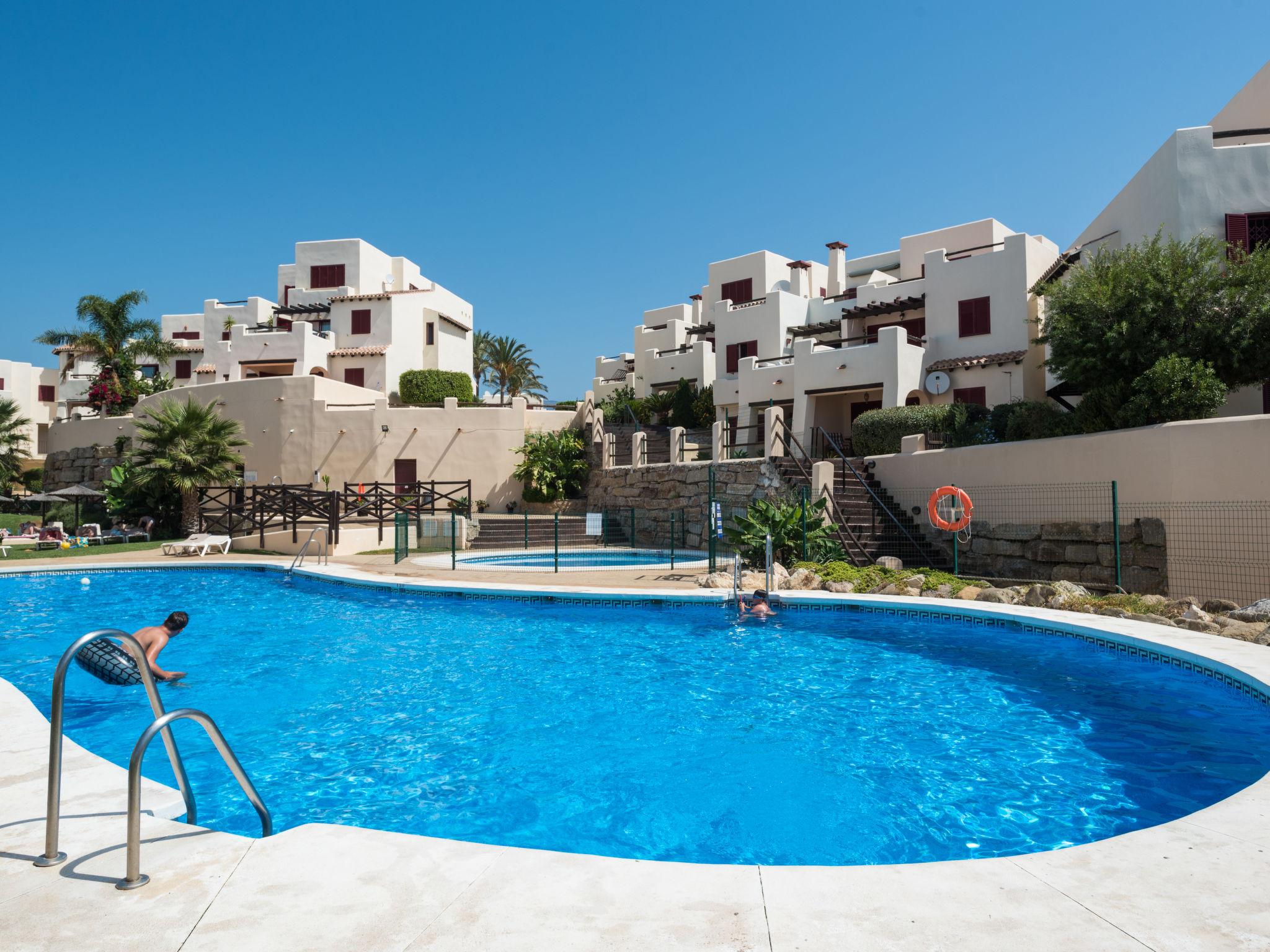 Foto 12 - Apartamento de 2 quartos em Casares com piscina e vistas do mar
