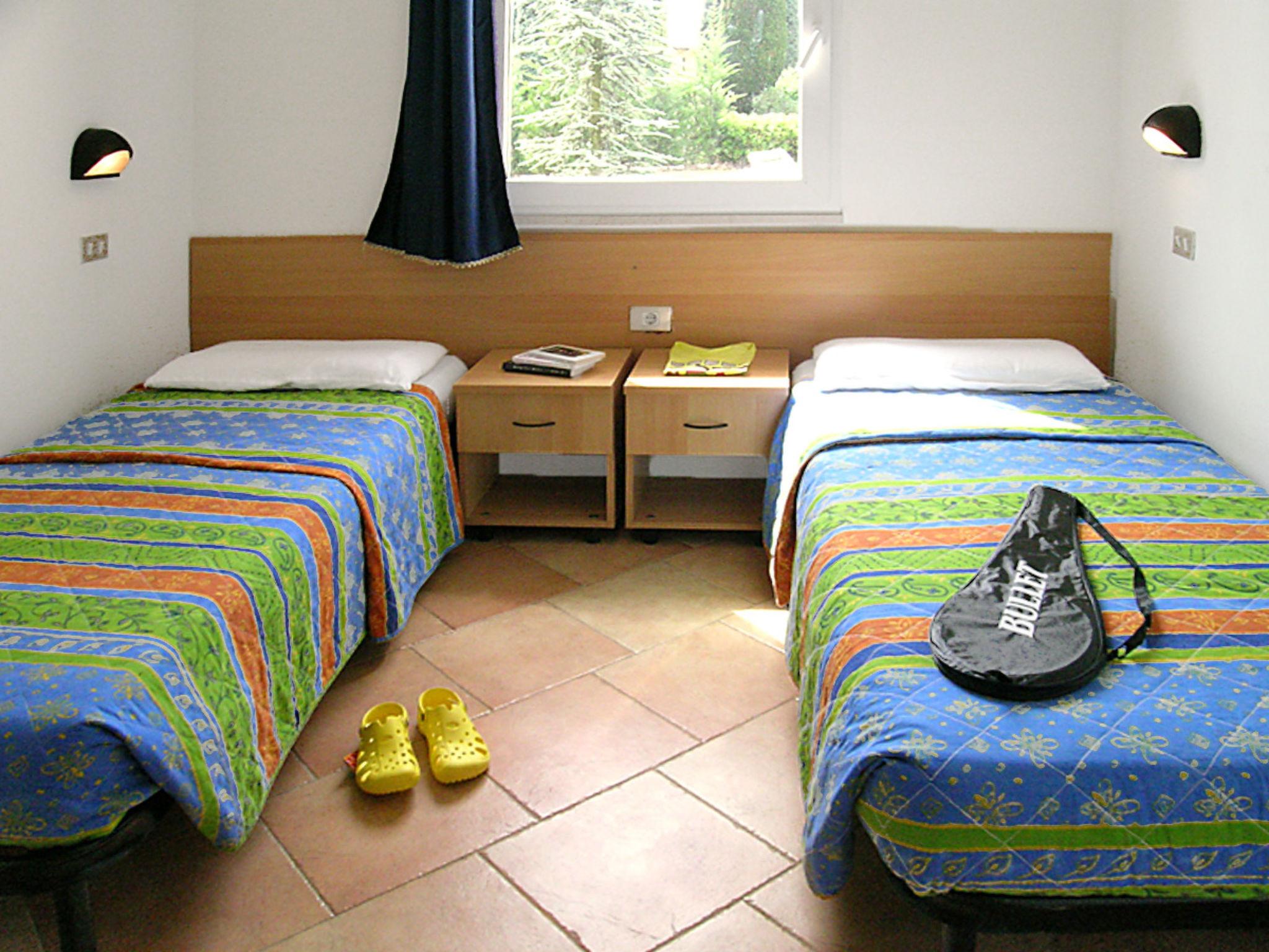 Foto 6 - Casa con 2 camere da letto a Peschiera del Garda con piscina e vista sulle montagne