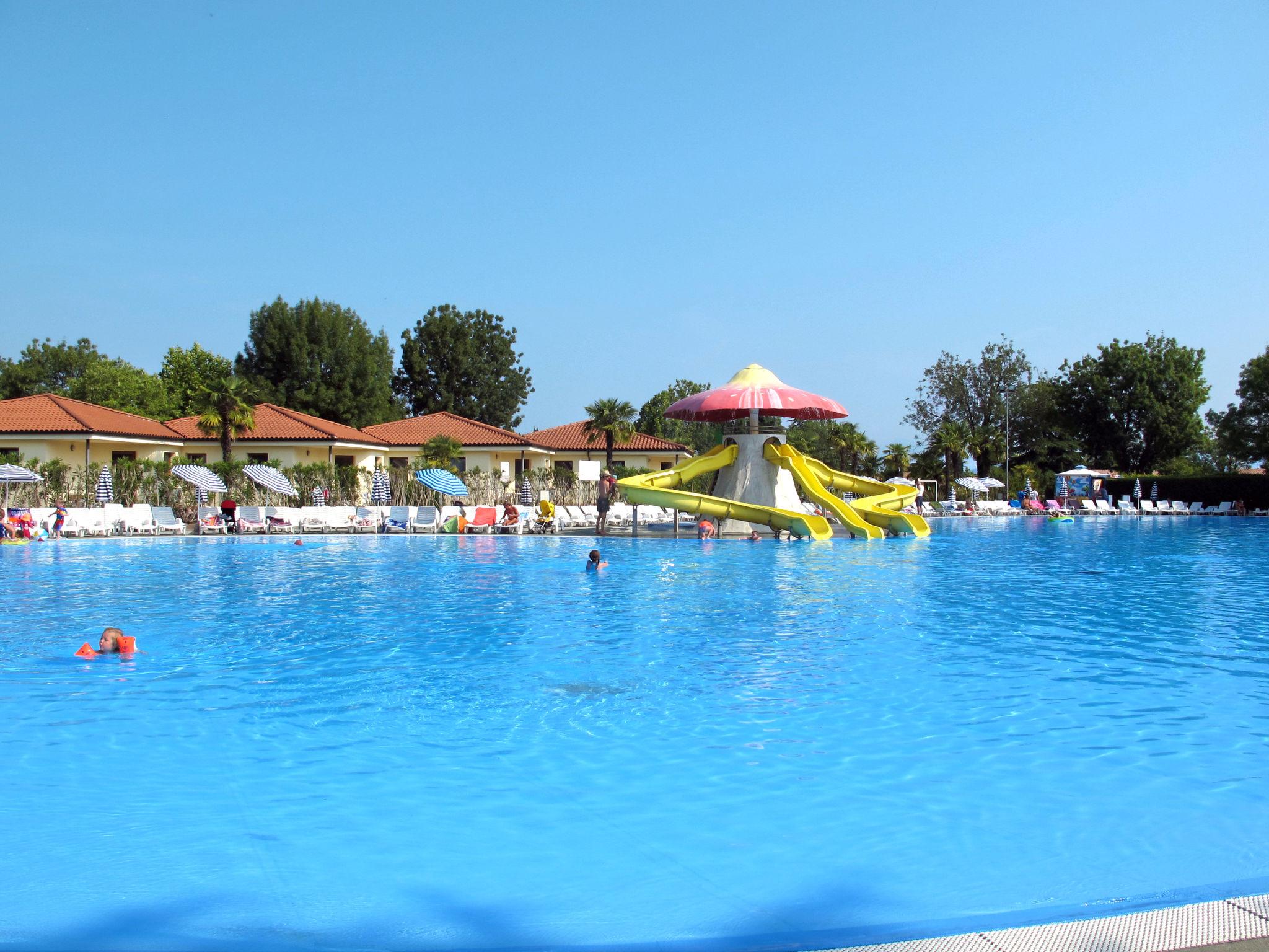 Foto 1 - Haus mit 2 Schlafzimmern in Peschiera del Garda mit schwimmbad und blick auf die berge