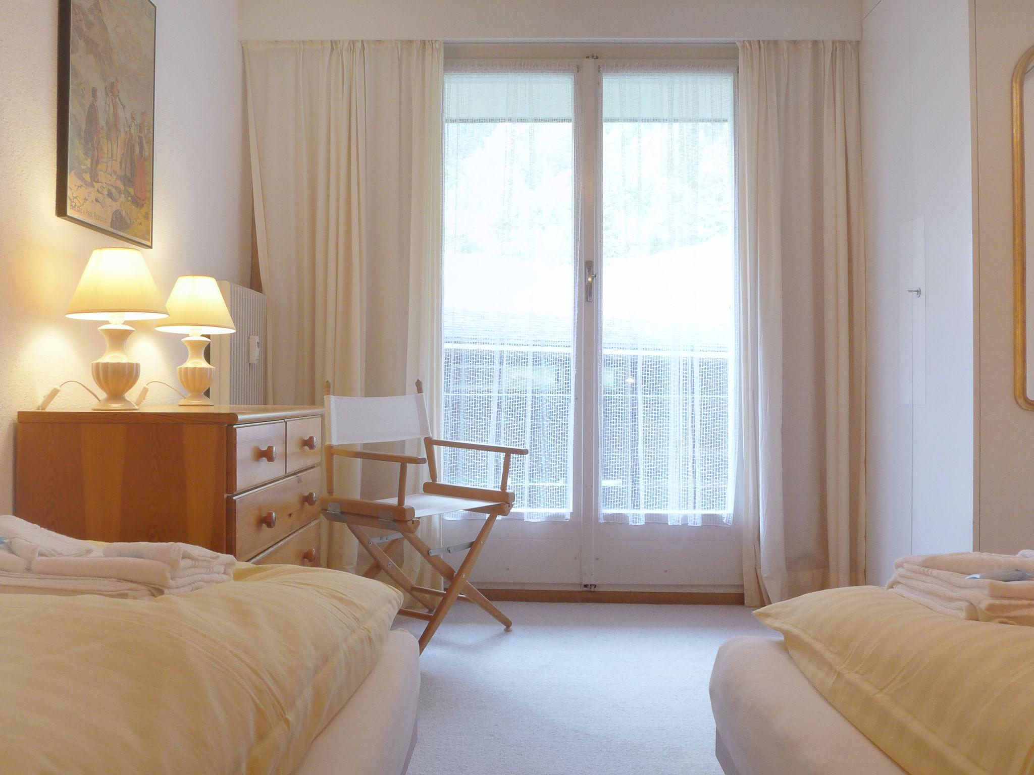 Foto 4 - Apartment mit 2 Schlafzimmern in Lauterbrunnen mit blick auf die berge