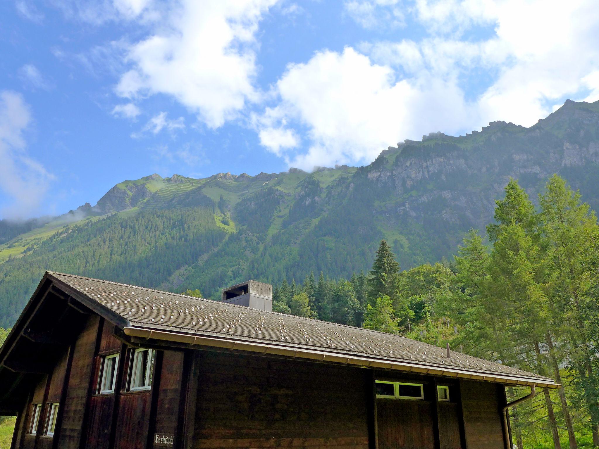 Foto 10 - Appartamento con 2 camere da letto a Lauterbrunnen con vista sulle montagne