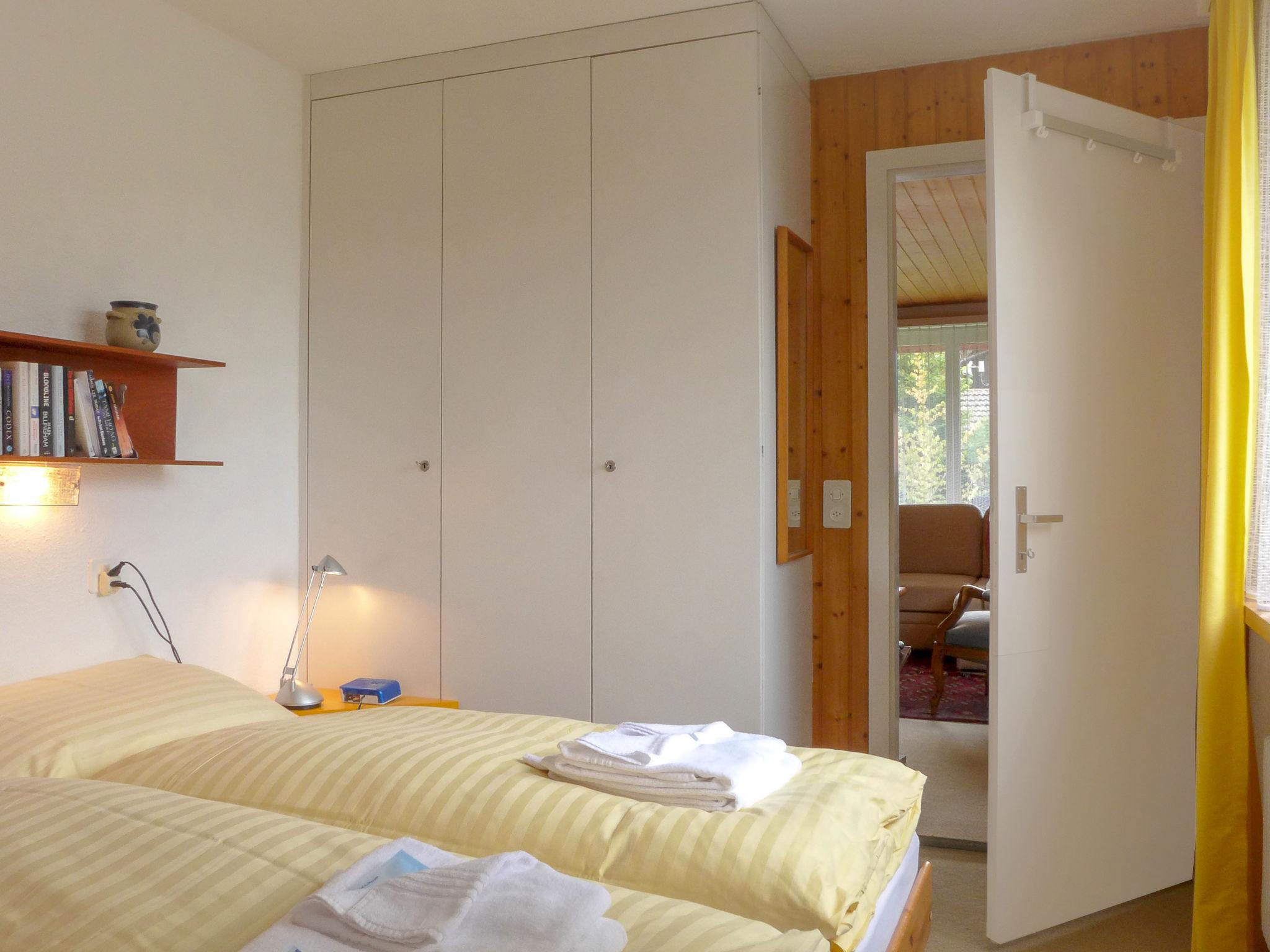 Foto 3 - Apartamento de 2 habitaciones en Lauterbrunnen con vistas a la montaña