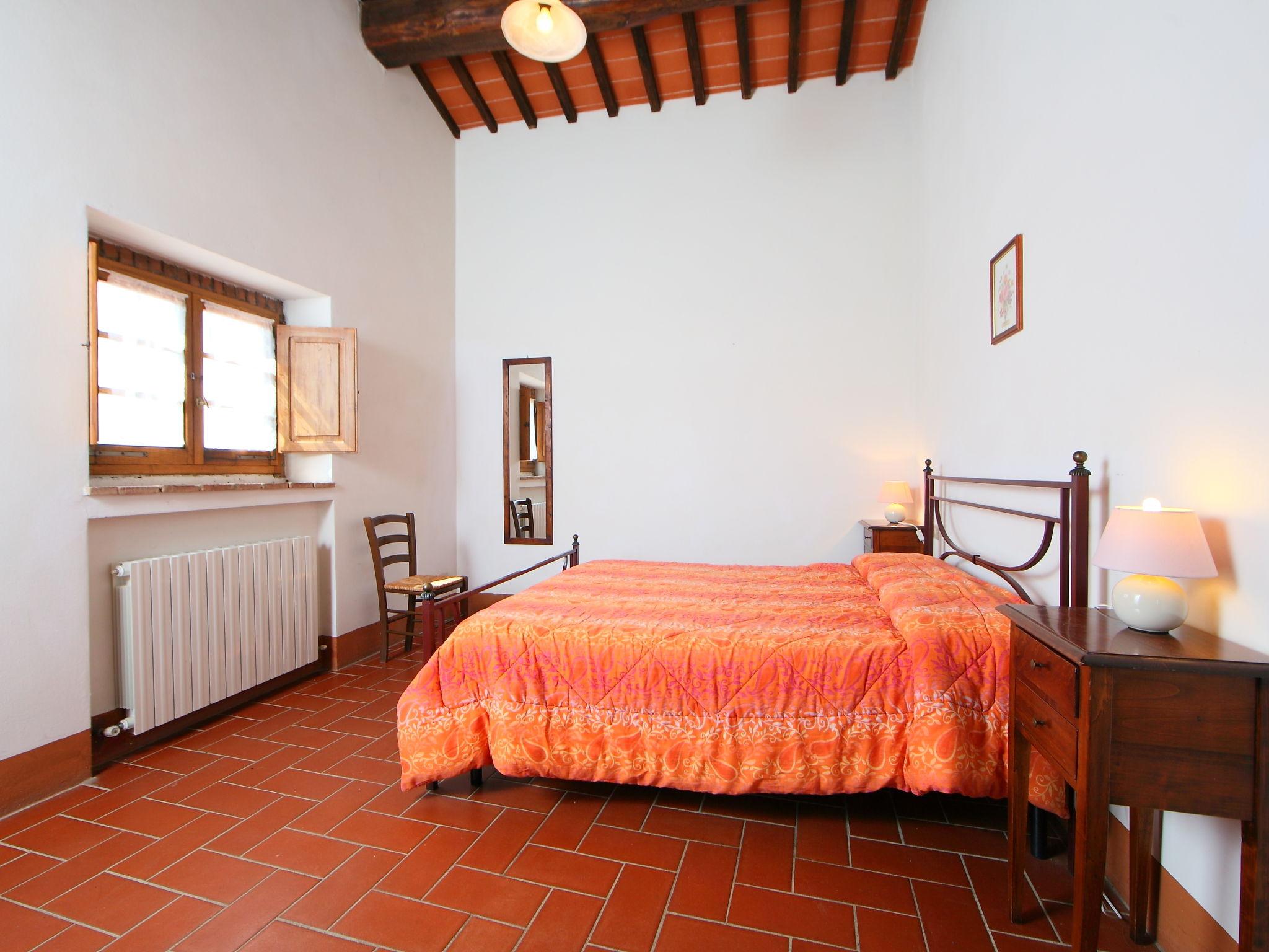 Foto 5 - Apartamento de 2 quartos em Gaiole in Chianti com piscina e jardim