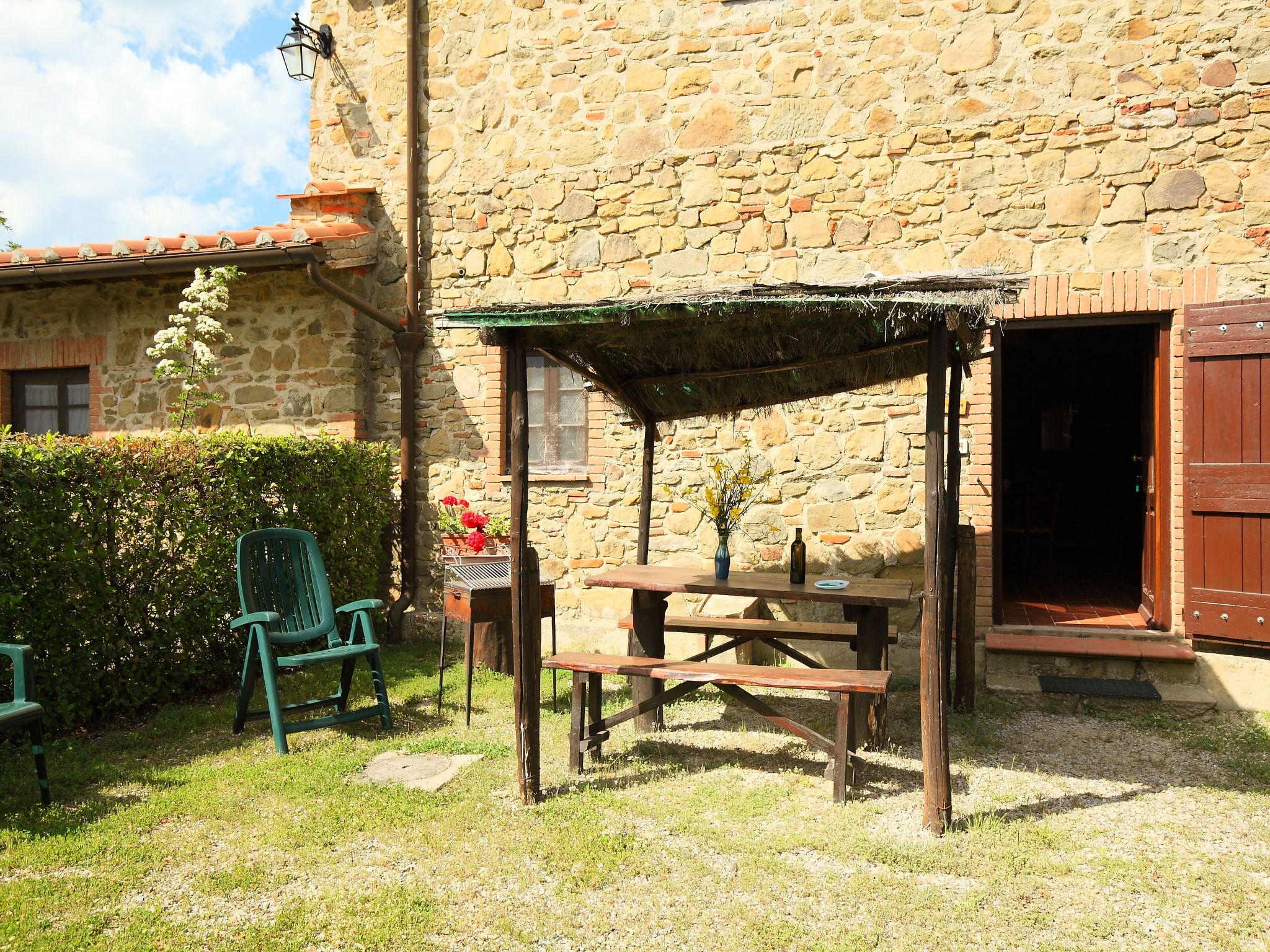 Photo 15 - Appartement de 2 chambres à Gaiole in Chianti avec piscine et jardin