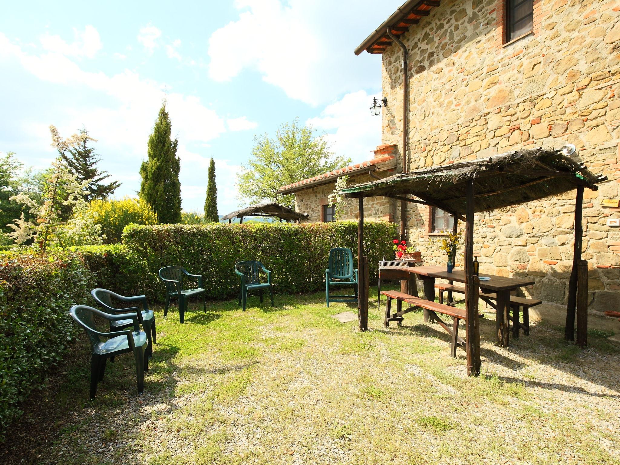 Foto 3 - Apartamento de 2 quartos em Gaiole in Chianti com piscina e jardim