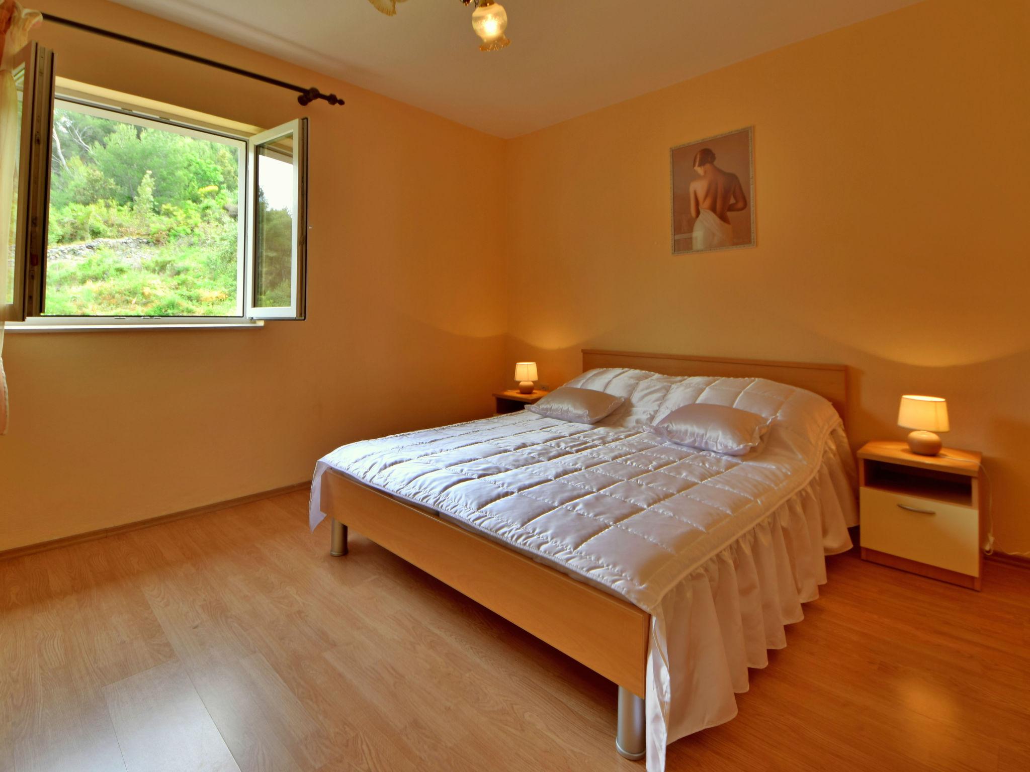Foto 7 - Appartamento con 3 camere da letto a Trogir con terrazza