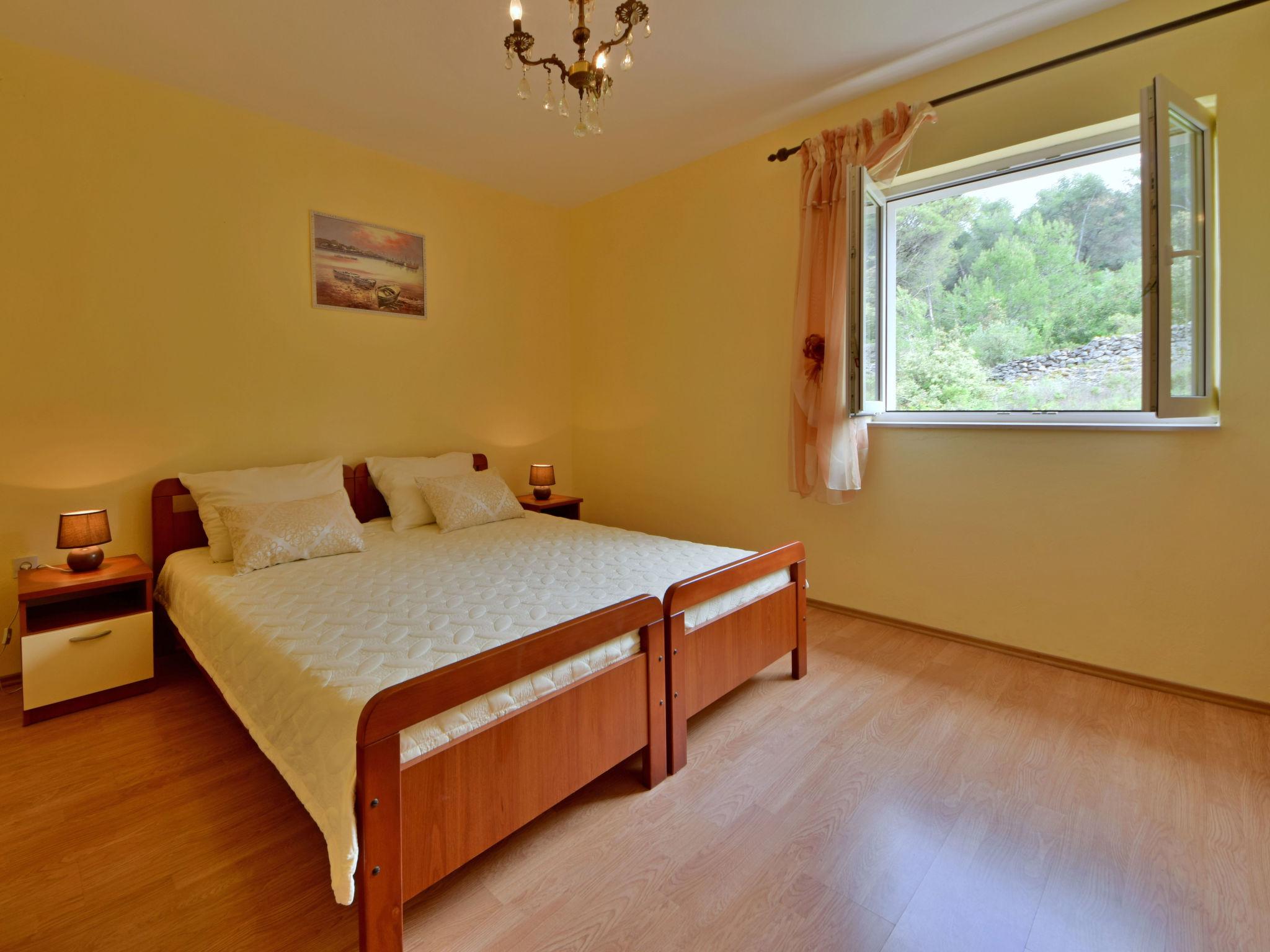 Foto 11 - Appartamento con 3 camere da letto a Trogir con terrazza