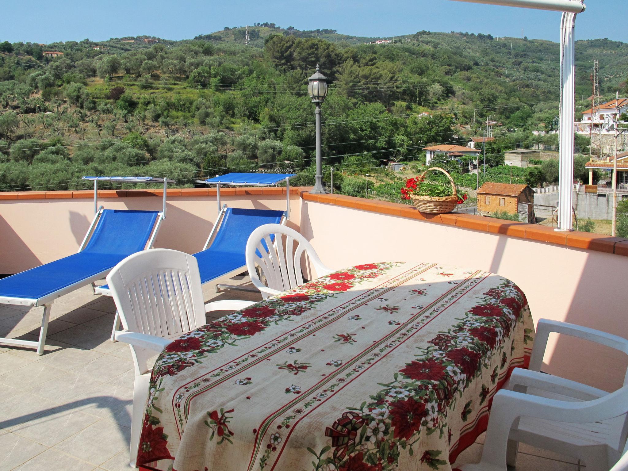 Foto 1 - Apartamento de 1 quarto em Diano Castello com piscina e vistas do mar