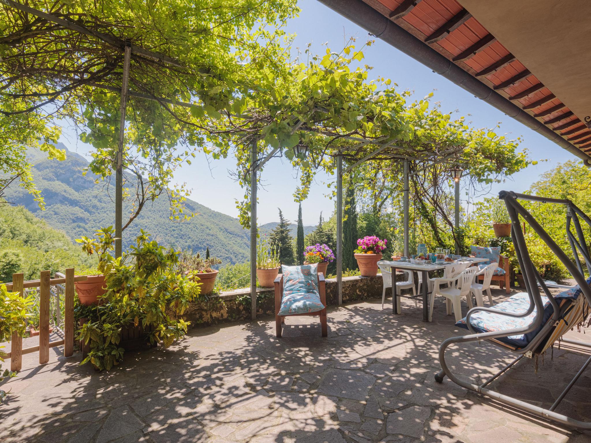 Photo 33 - Maison de 2 chambres à Camaiore avec jardin et terrasse