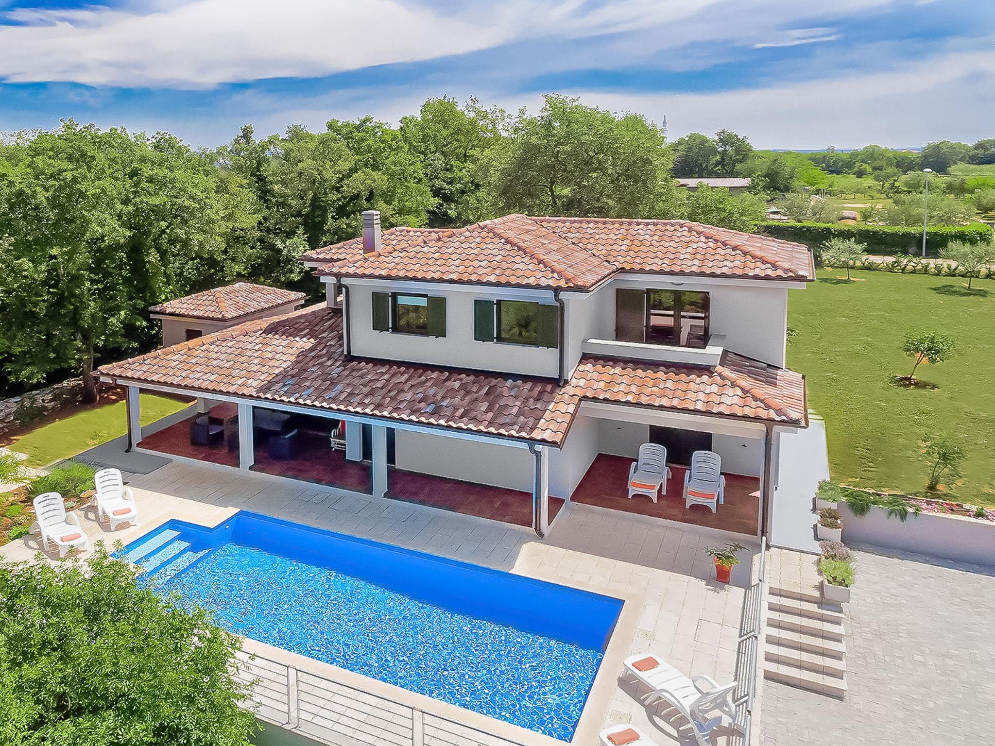 Foto 1 - Casa de 3 quartos em Umag com piscina privada e vistas do mar