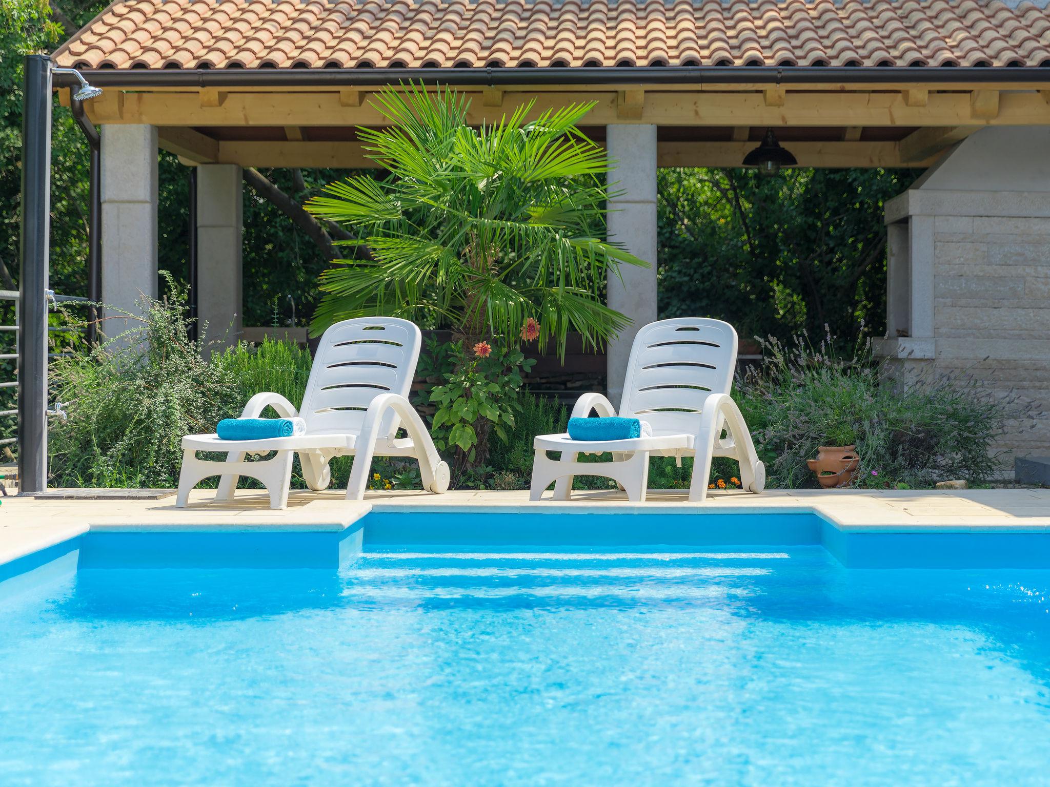 Photo 7 - Maison de 3 chambres à Umag avec piscine privée et vues à la mer