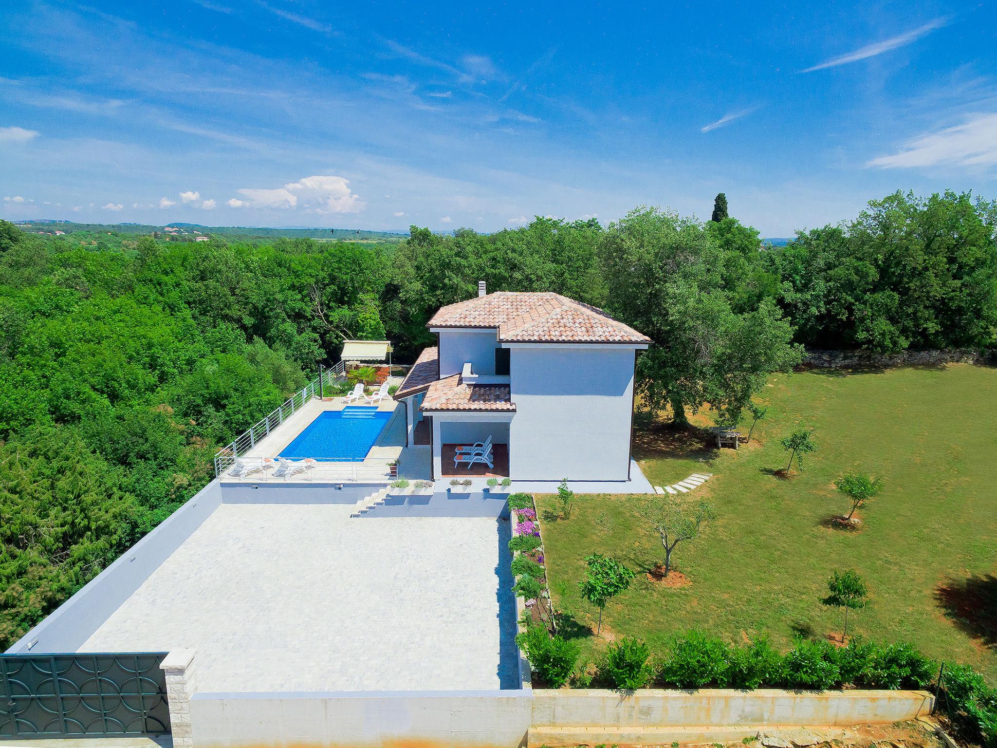 Foto 37 - Casa de 3 habitaciones en Umag con piscina privada y jardín