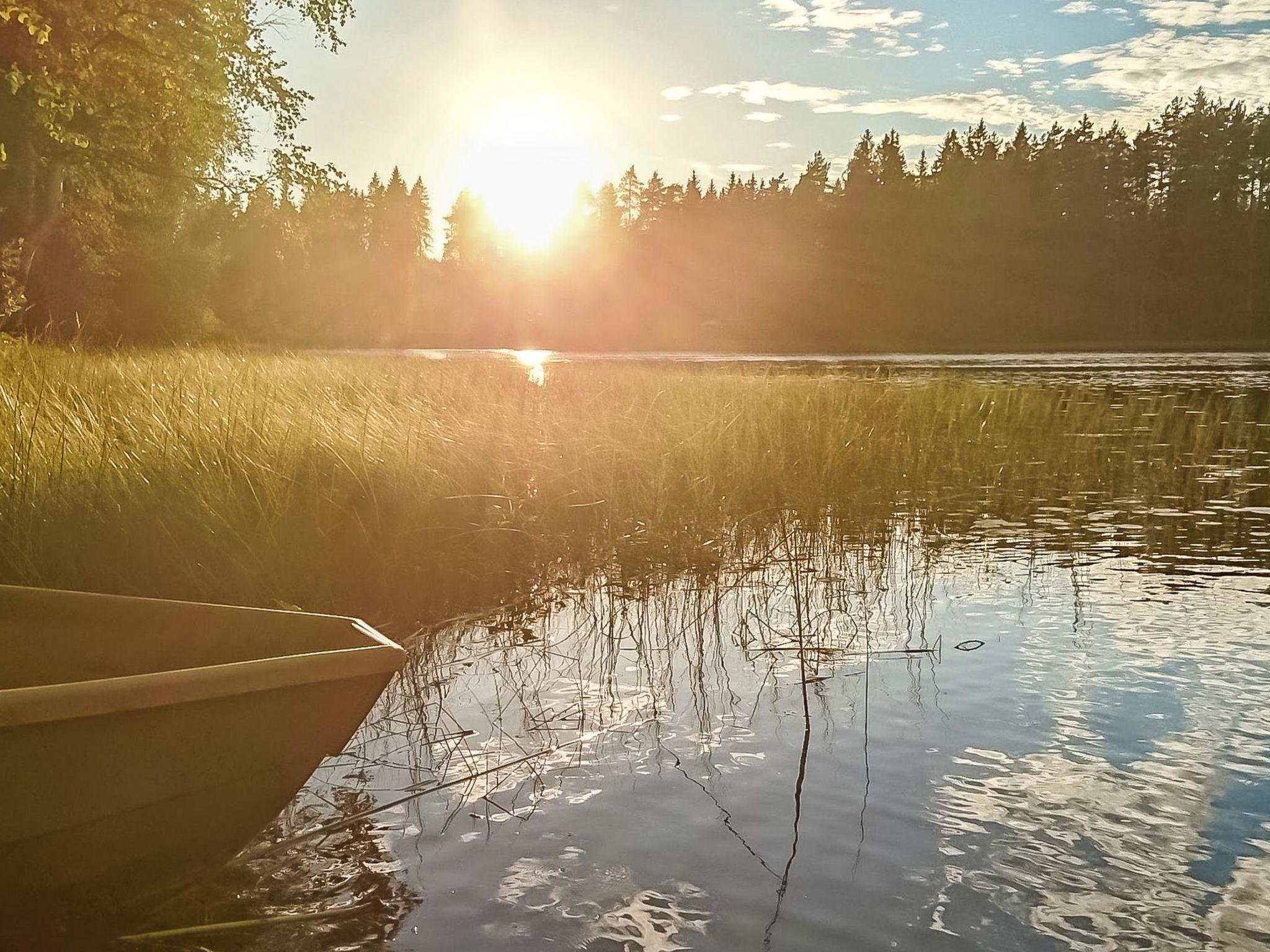 Foto 4 - Casa de 4 habitaciones en Kouvola con sauna y bañera de hidromasaje