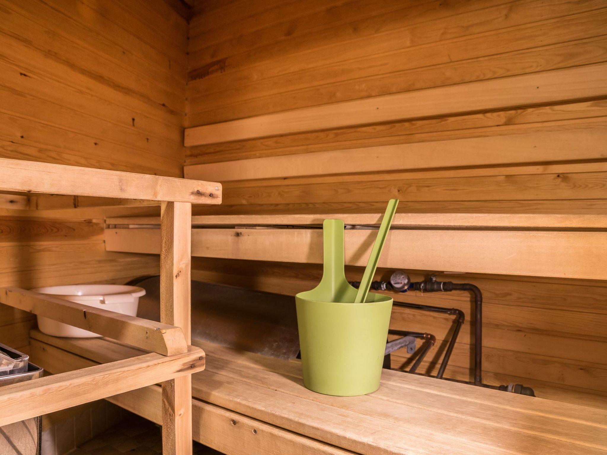 Foto 10 - Casa de 1 habitación en Kolari con sauna y vistas a la montaña