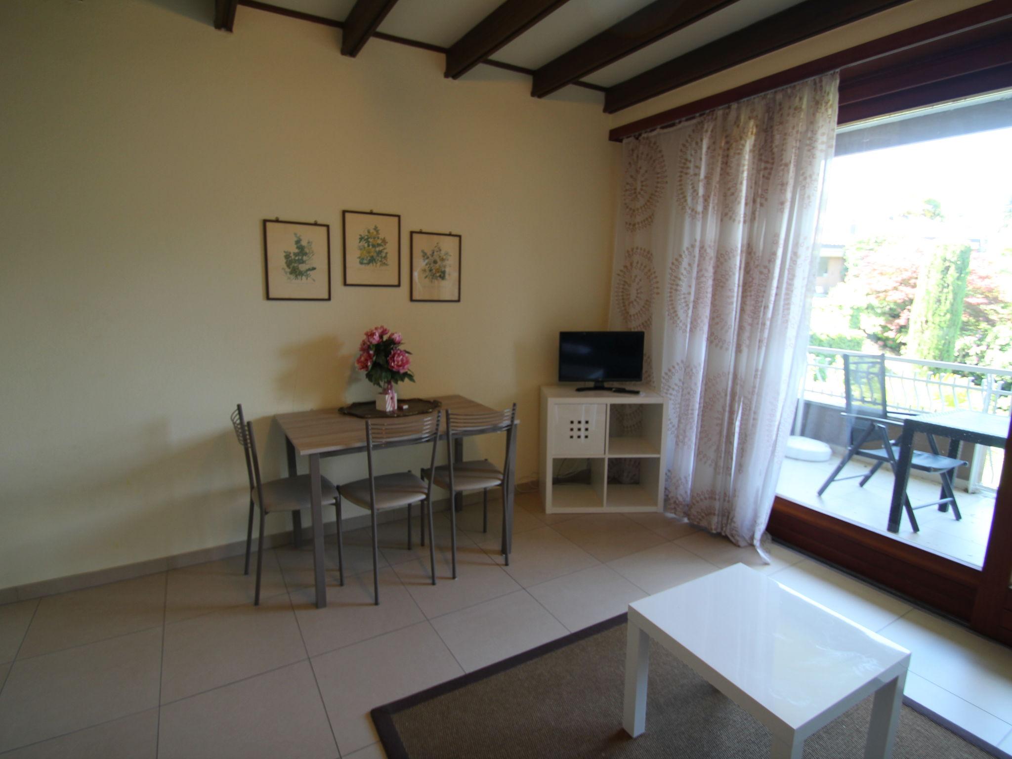 Photo 7 - Appartement en Porto Valtravaglia avec piscine et vues sur la montagne