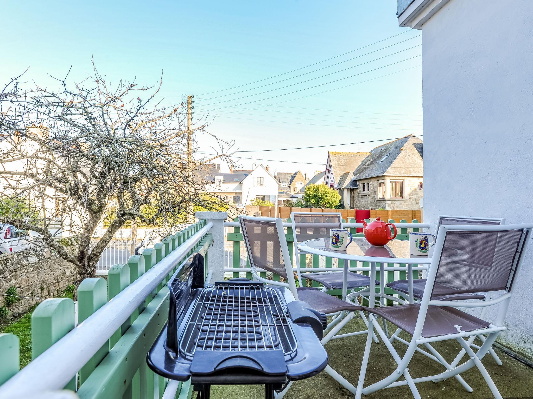 Foto 5 - Casa de 1 habitación en Saint-Malo con jardín y vistas al mar