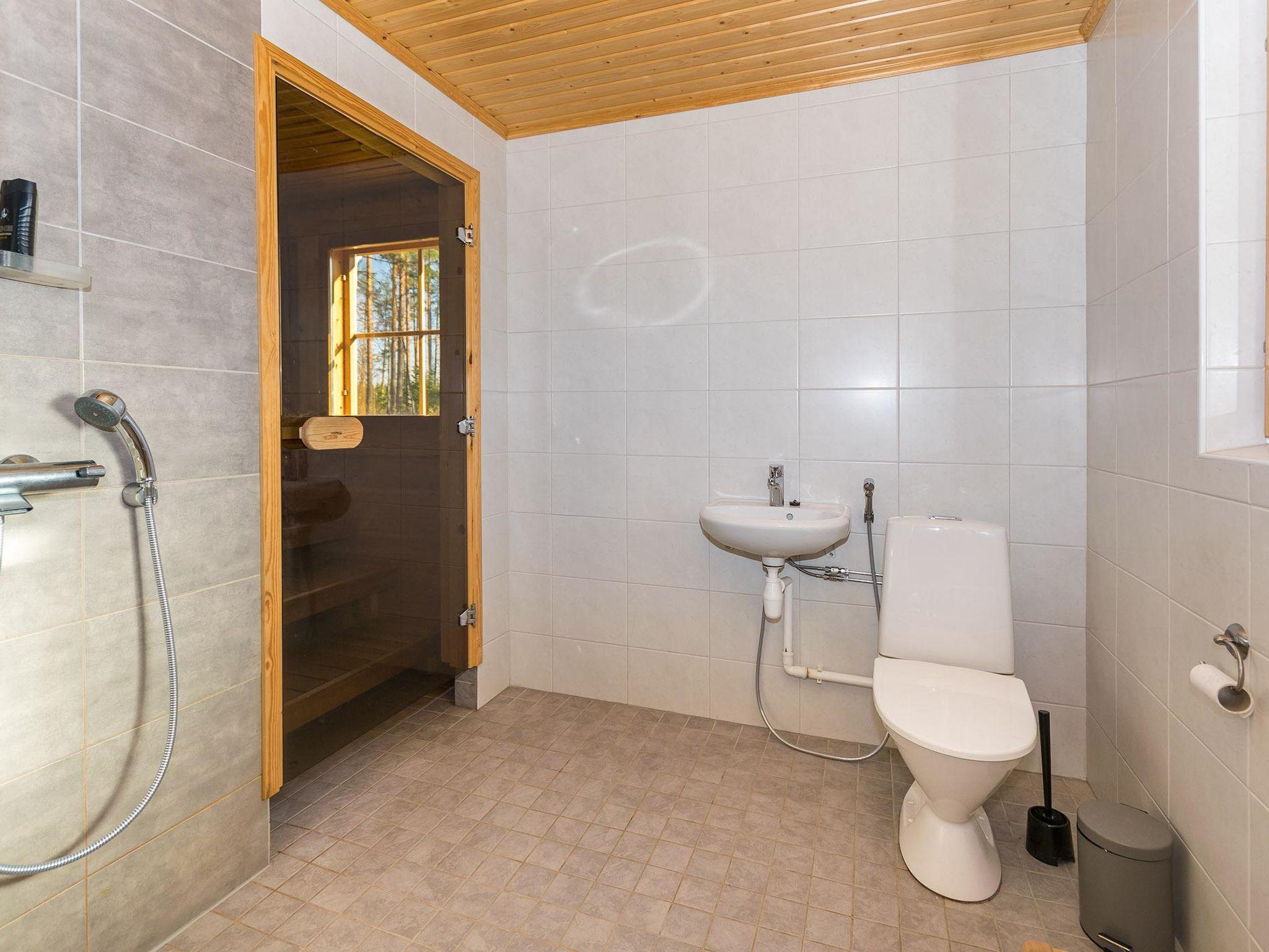 Photo 17 - 4 bedroom House in Jämsä with sauna