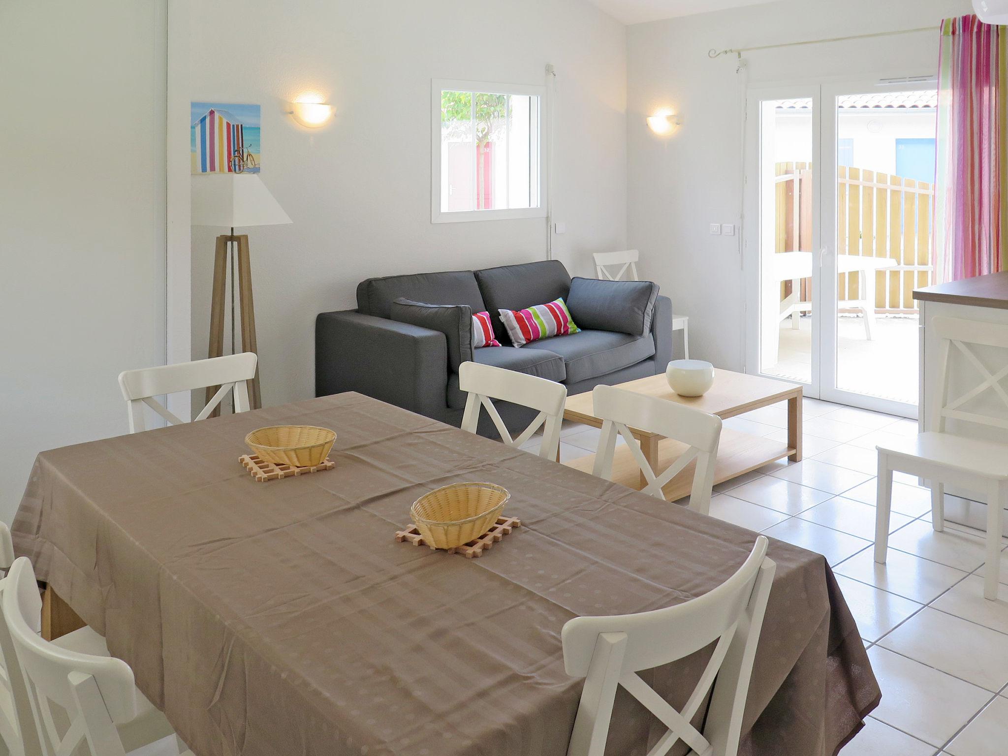 Photo 3 - 4 bedroom House in Biscarrosse with swimming pool and garden