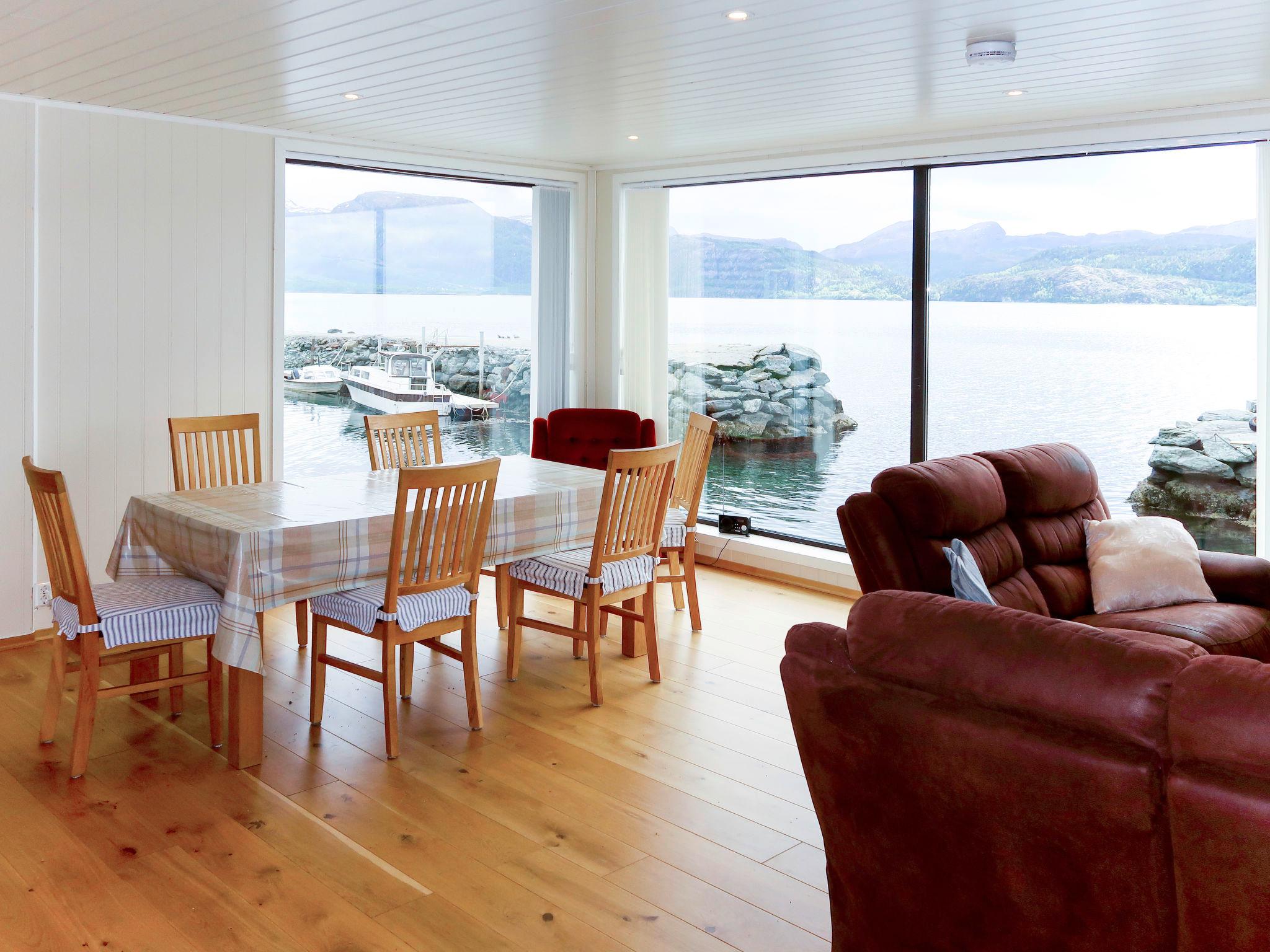 Foto 2 - Casa de 4 quartos em Sande i Sunnfjord com jardim