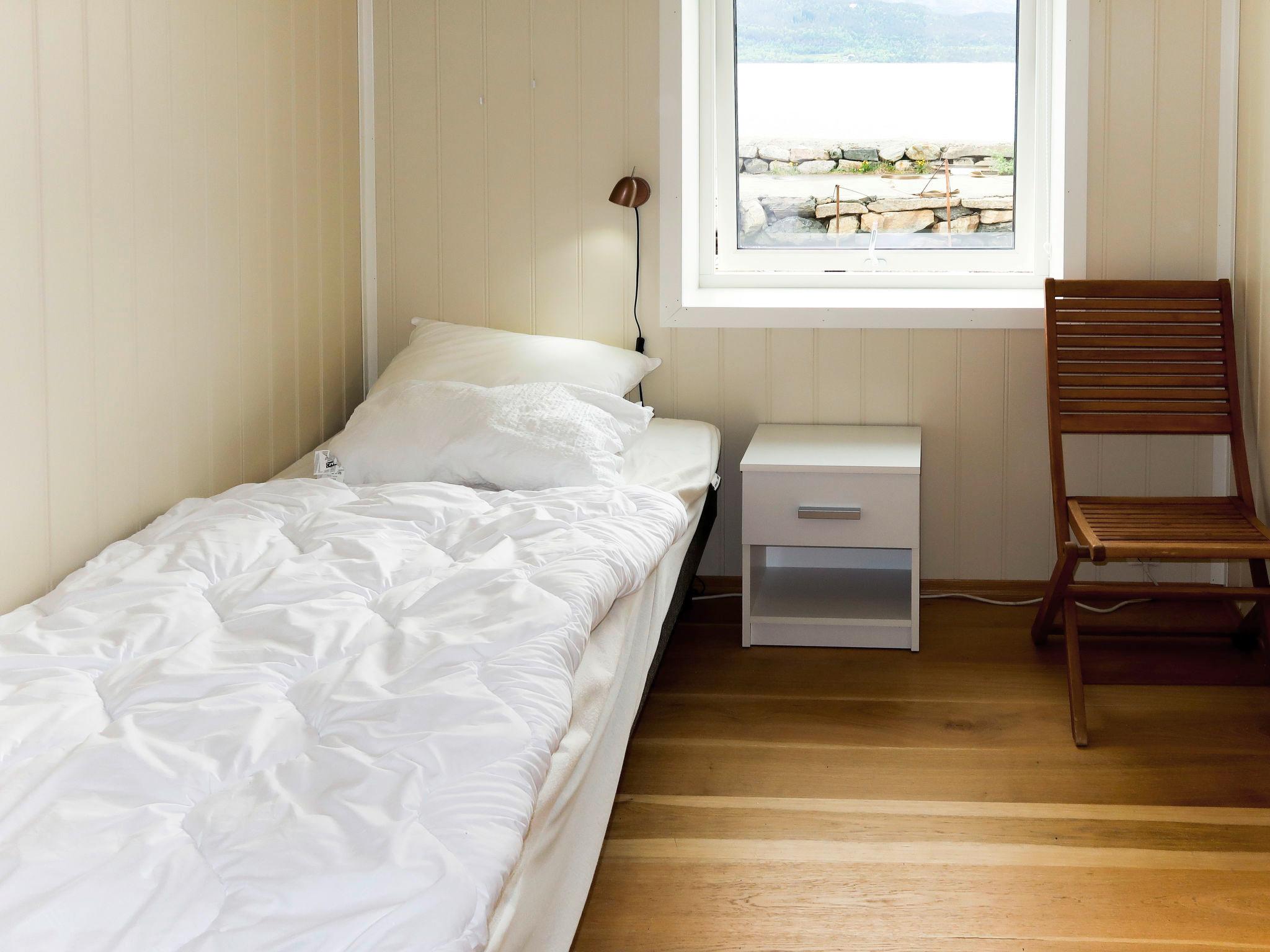 Foto 9 - Casa de 4 quartos em Sande i Sunnfjord com jardim
