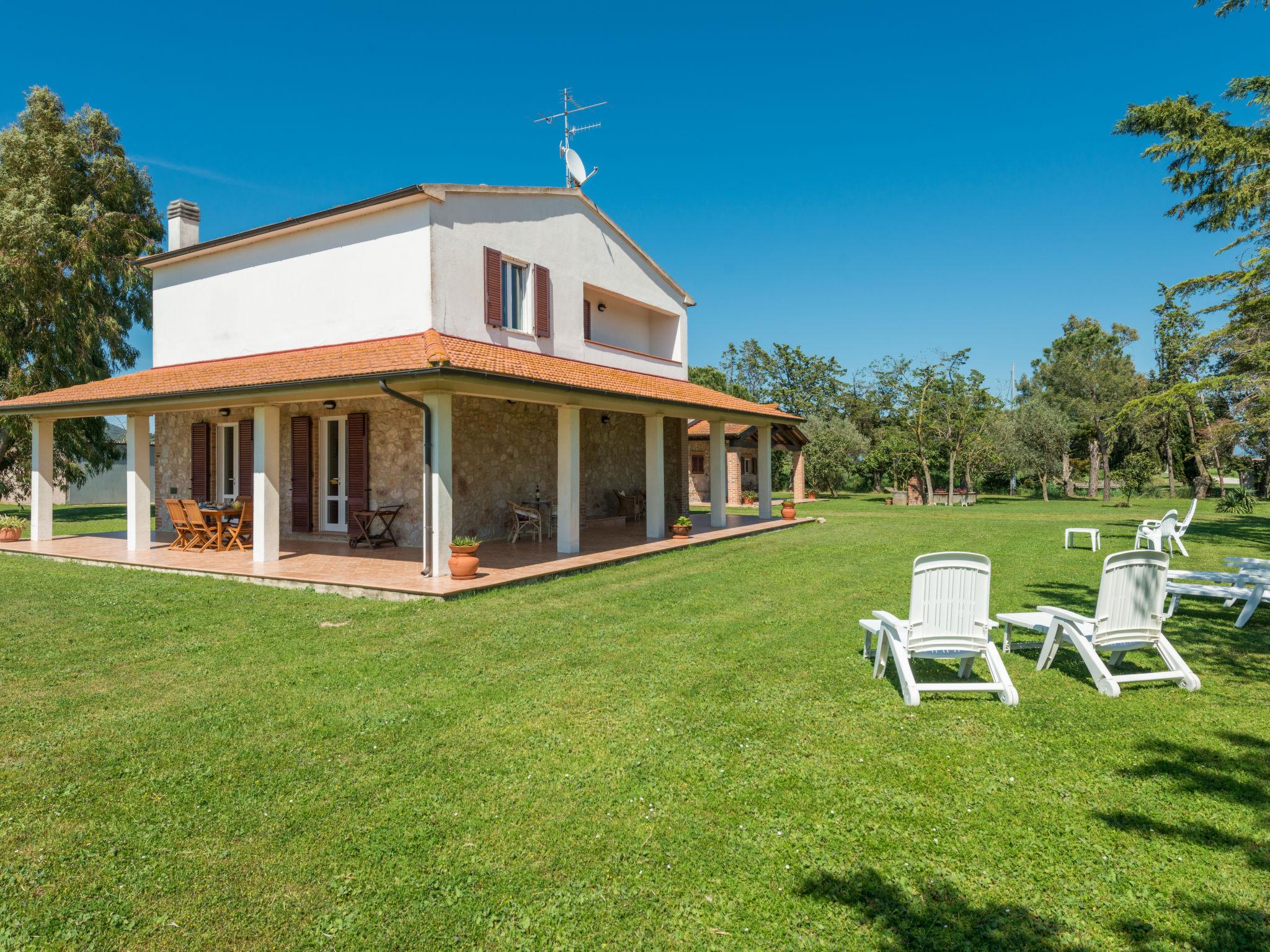 Photo 1 - Maison de 3 chambres à Grosseto avec jardin et vues à la mer