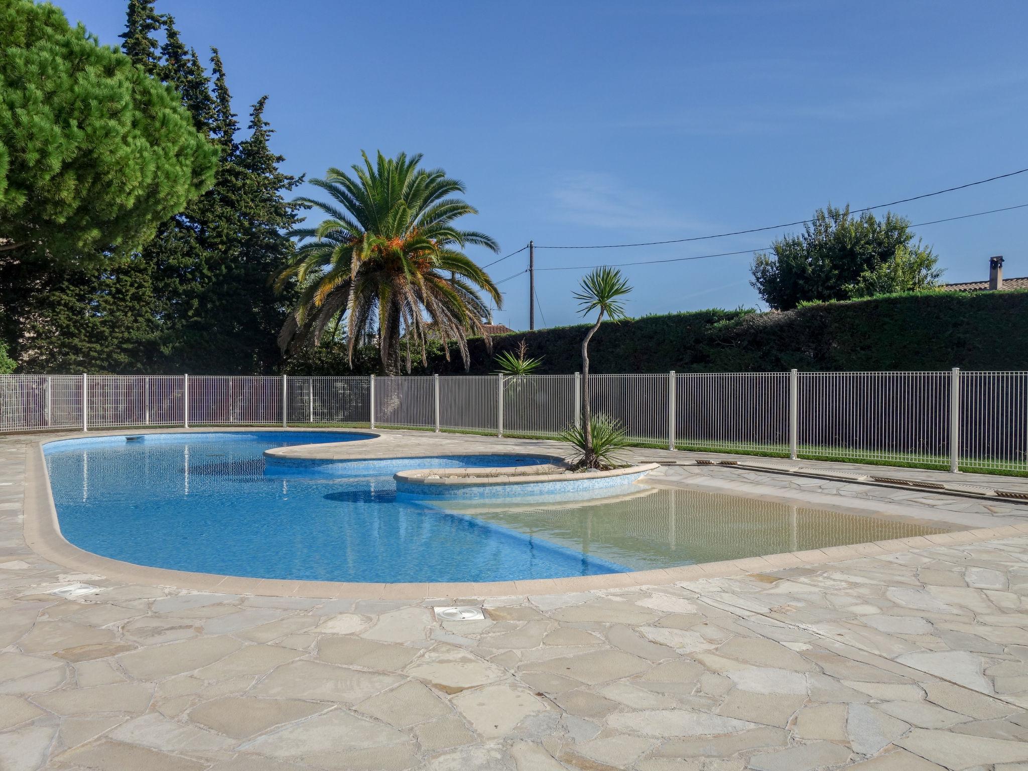 Photo 1 - Appartement de 2 chambres à Antibes avec piscine et vues à la mer