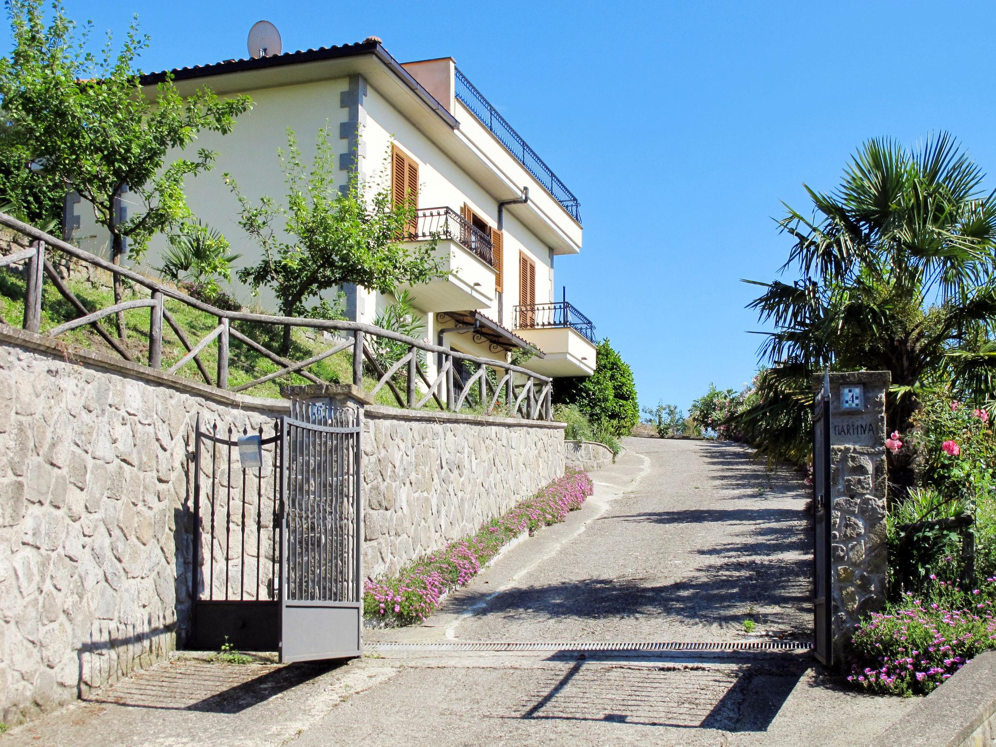 Foto 14 - Casa con 2 camere da letto a Montefiascone con giardino e terrazza