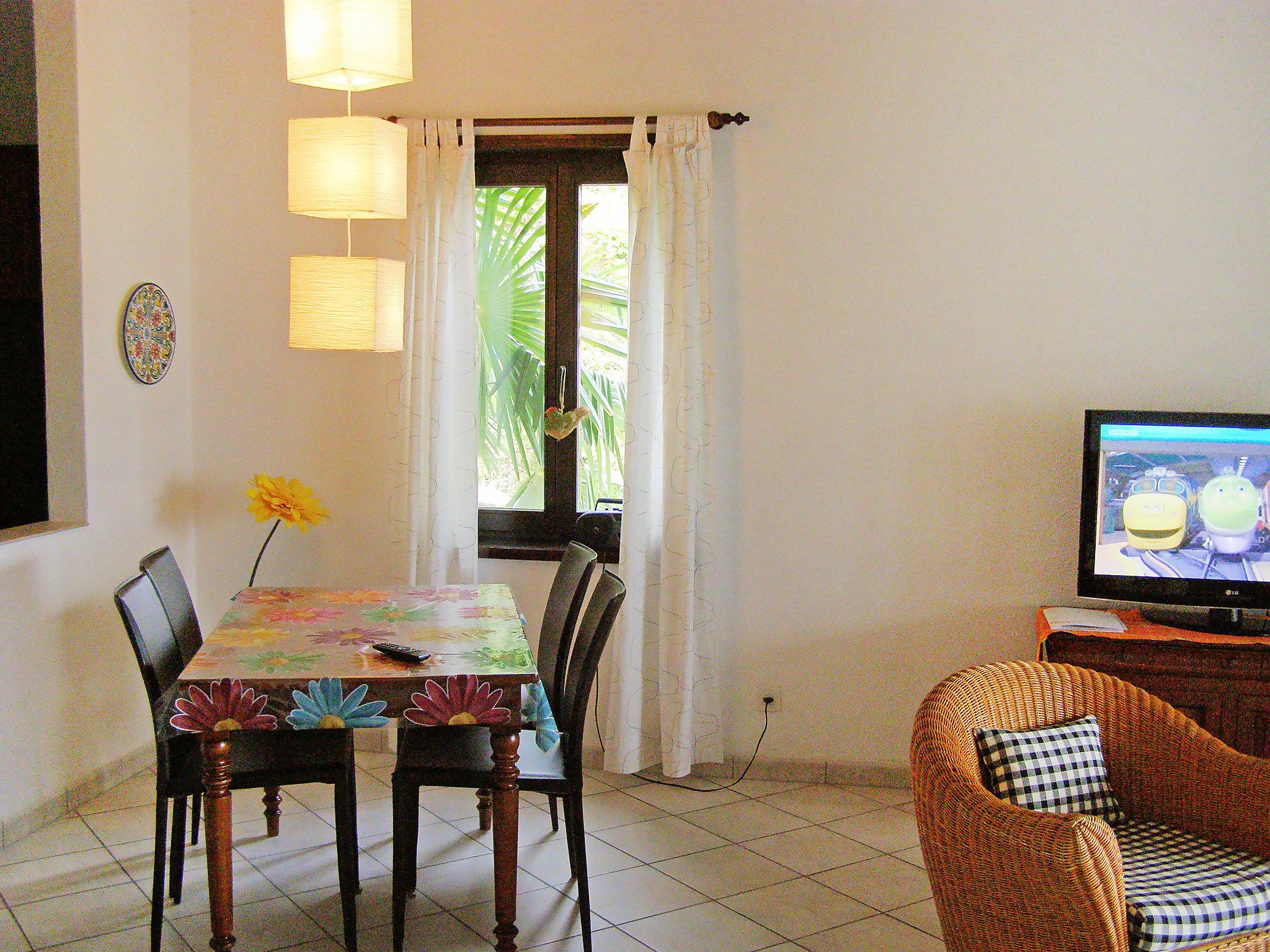 Photo 5 - Appartement de 2 chambres à Gambarogno avec piscine et jardin