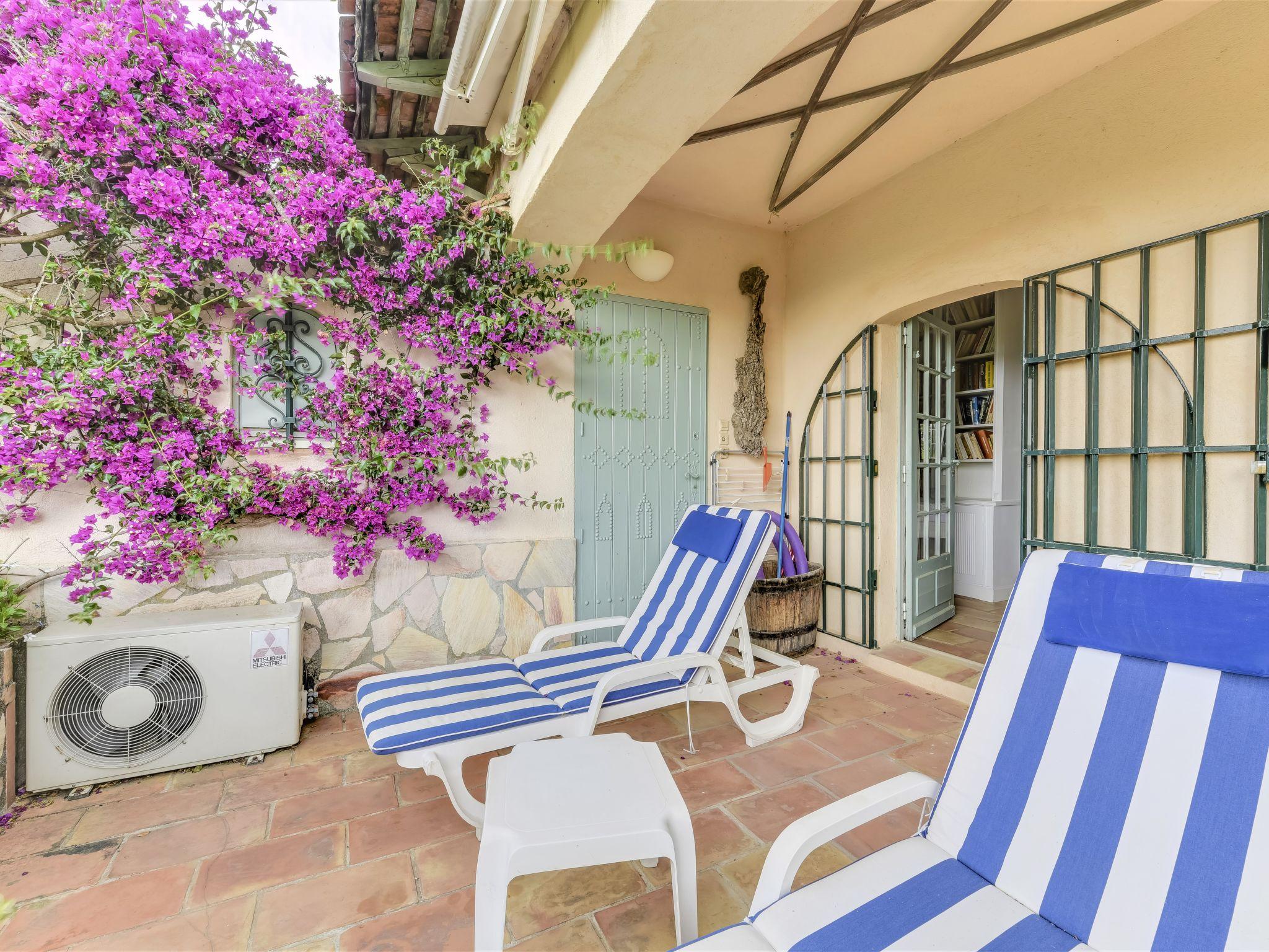 Photo 10 - Maison de 3 chambres à La Croix-Valmer avec terrasse et vues à la mer