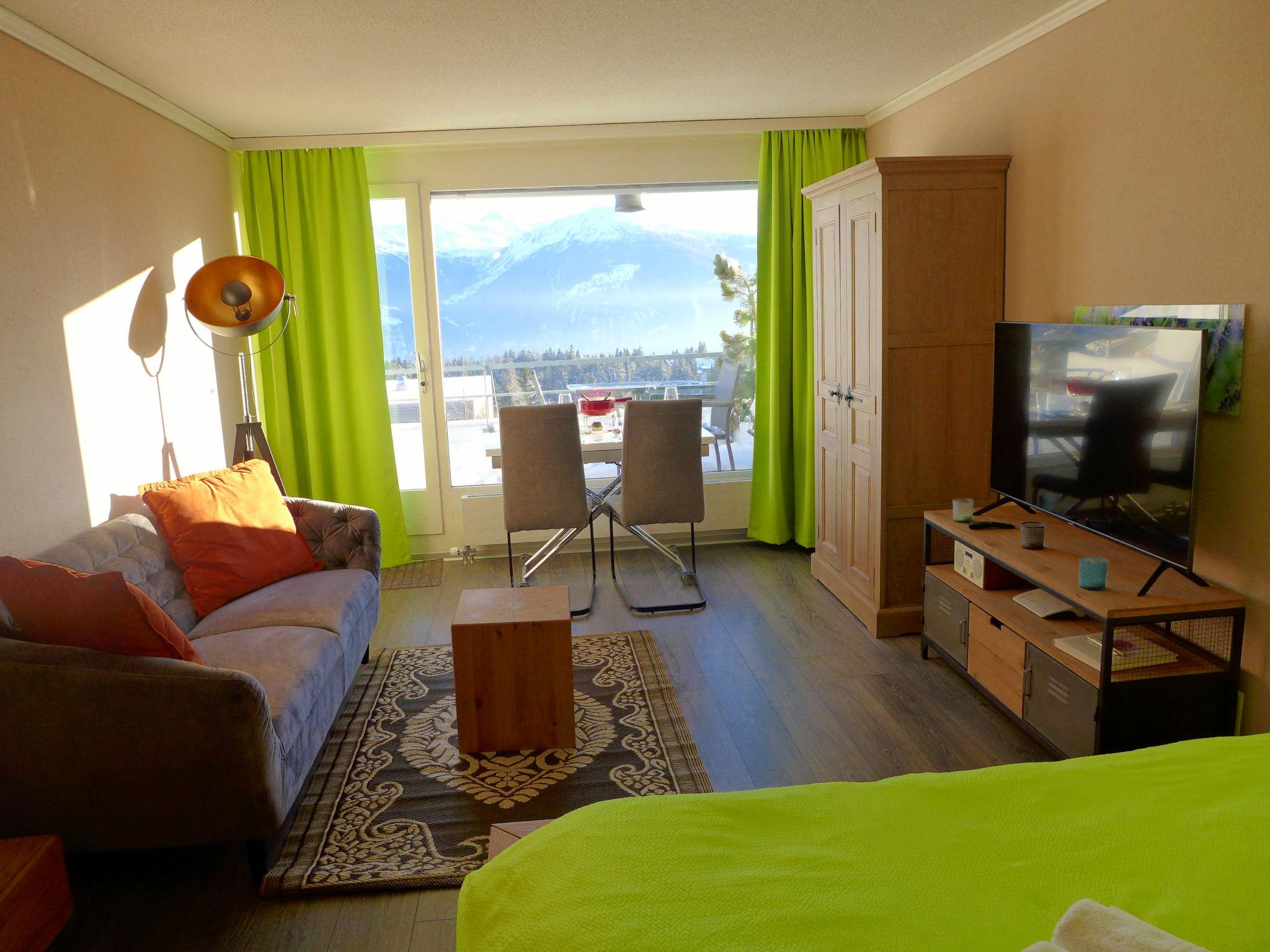 Foto 6 - Apartamento em Crans-Montana com piscina e vista para a montanha