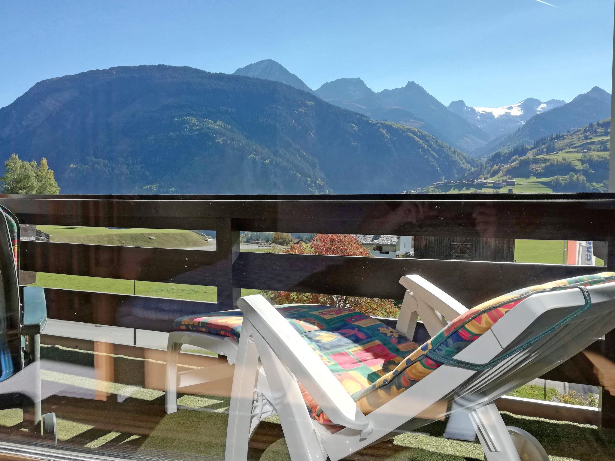 Photo 15 - 2 bedroom Apartment in Disentis/Mustér with swimming pool and garden