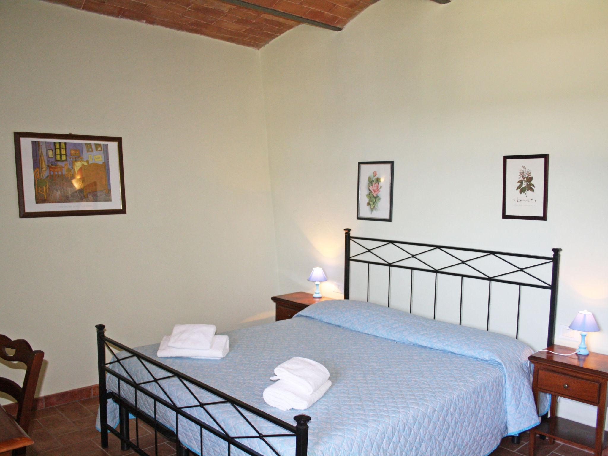 Photo 5 - 1 bedroom Apartment in Colle di Val d'Elsa with swimming pool and garden