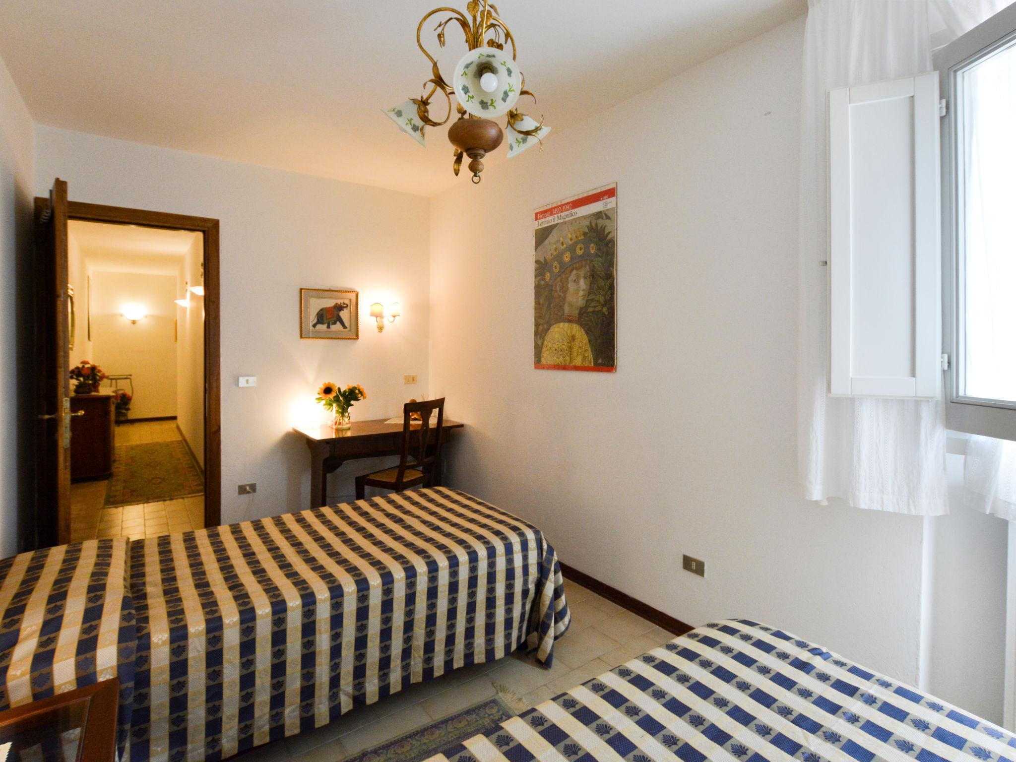 Foto 12 - Haus mit 3 Schlafzimmern in Prato mit privater pool und terrasse
