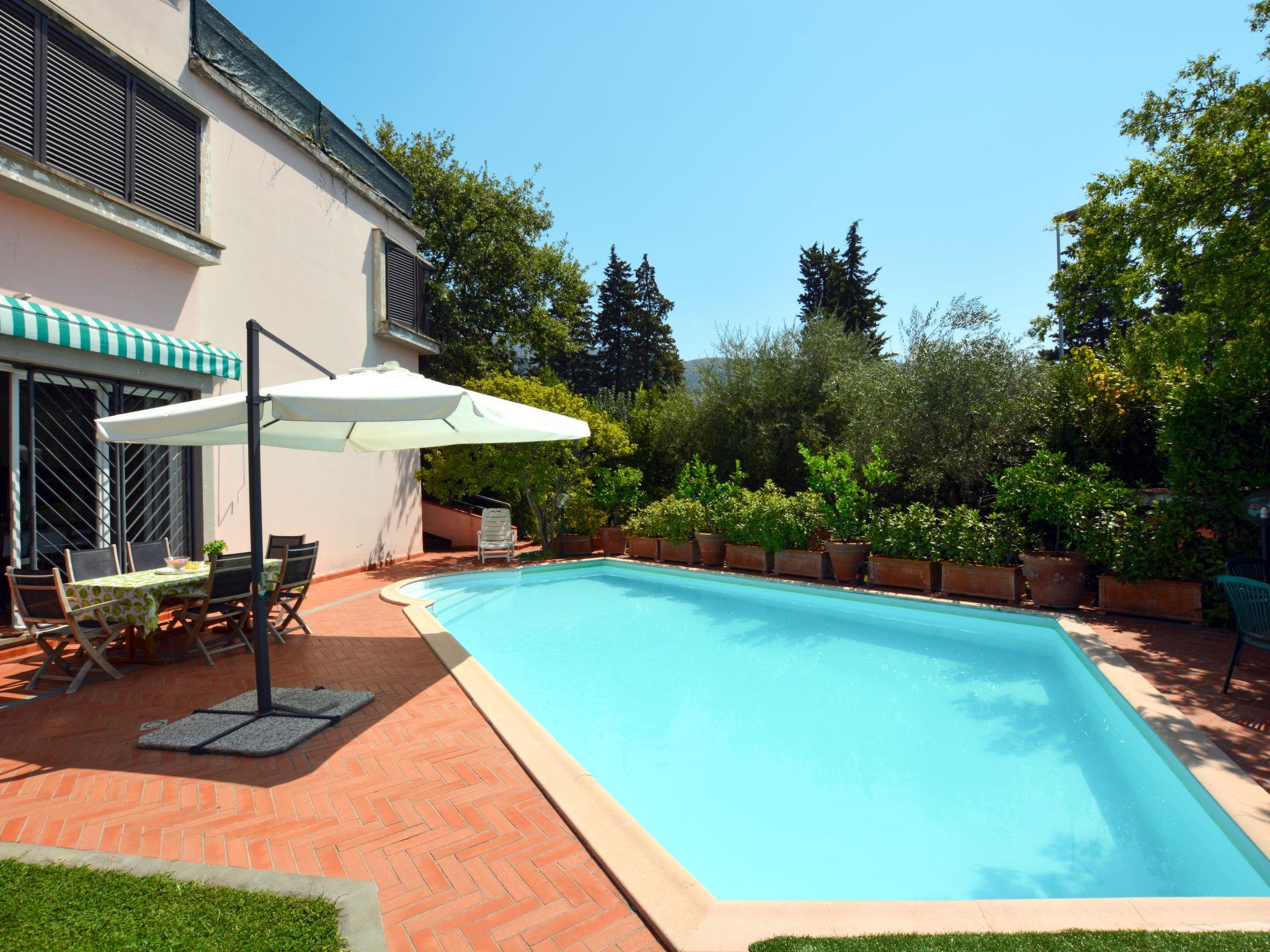 Foto 1 - Casa con 3 camere da letto a Prato con piscina privata e terrazza