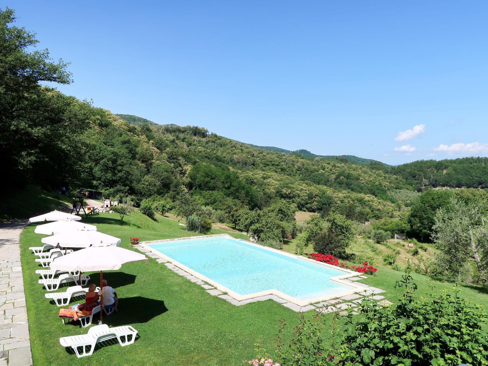 Photo 2 - Apartment in Dicomano with swimming pool and garden