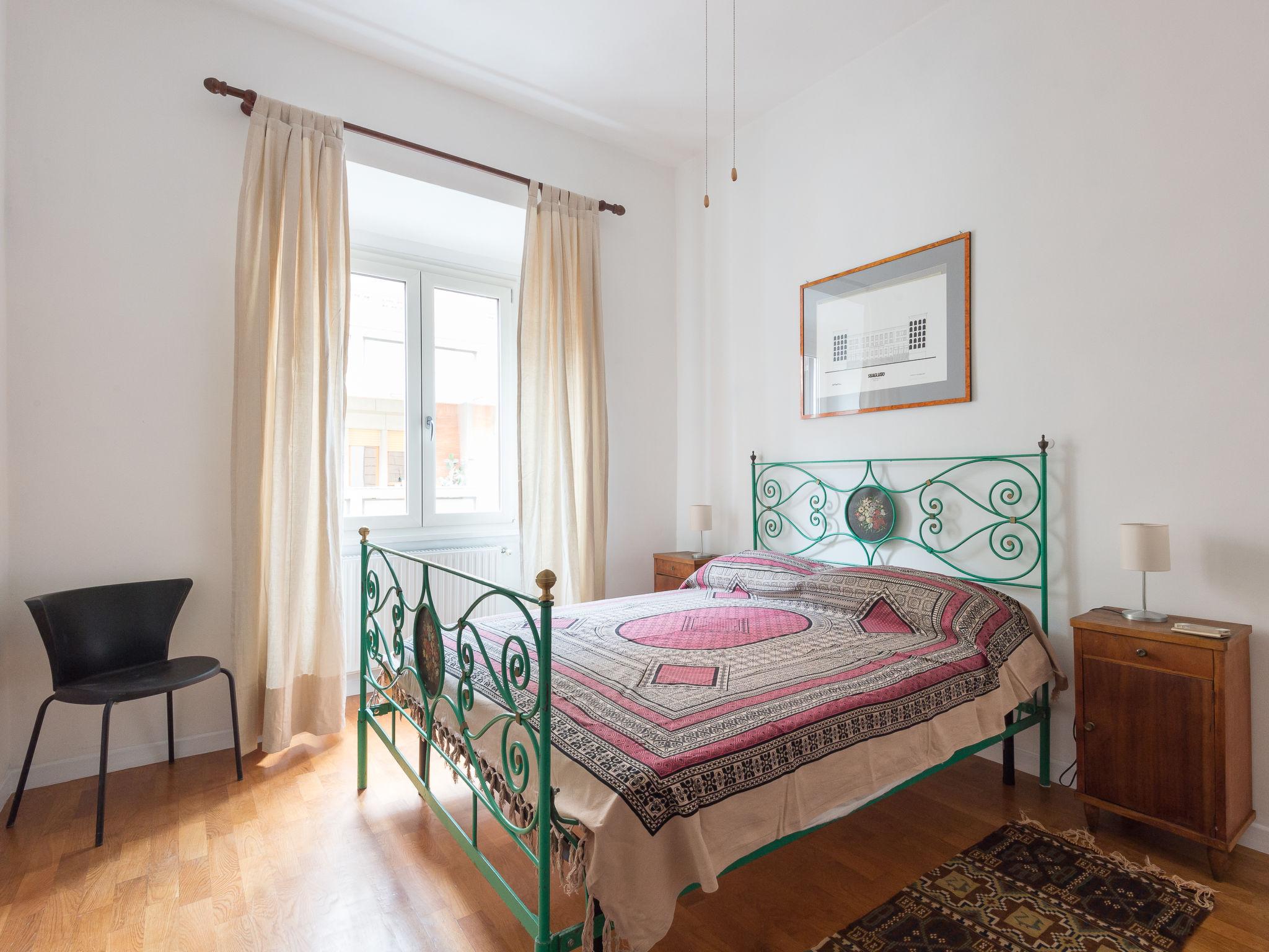 Foto 3 - Apartment mit 2 Schlafzimmern in Rom